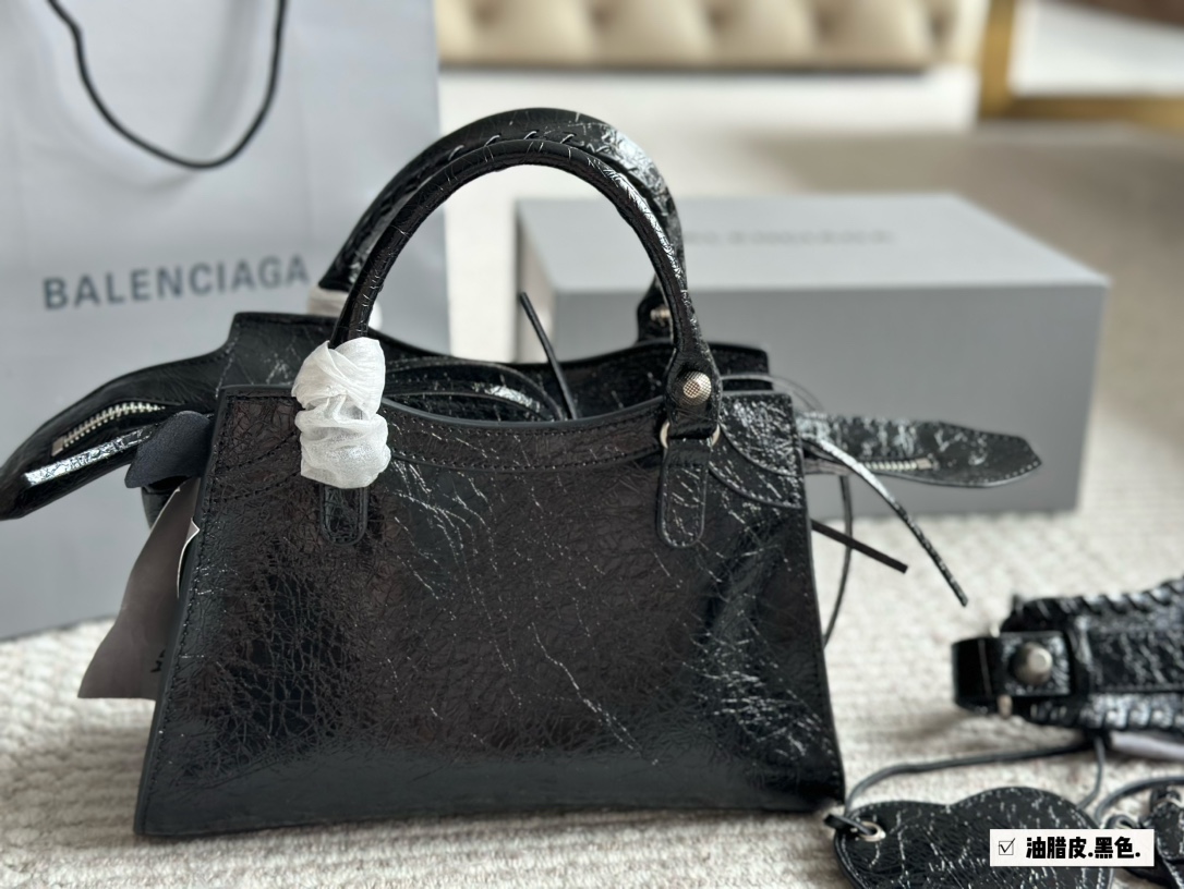 balen new arrival Le Cagole bag size: 26*17 cm top quality ~