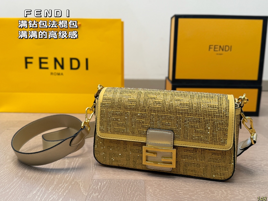 Fen new arrival Baguette Chain bag size；26*15 cm