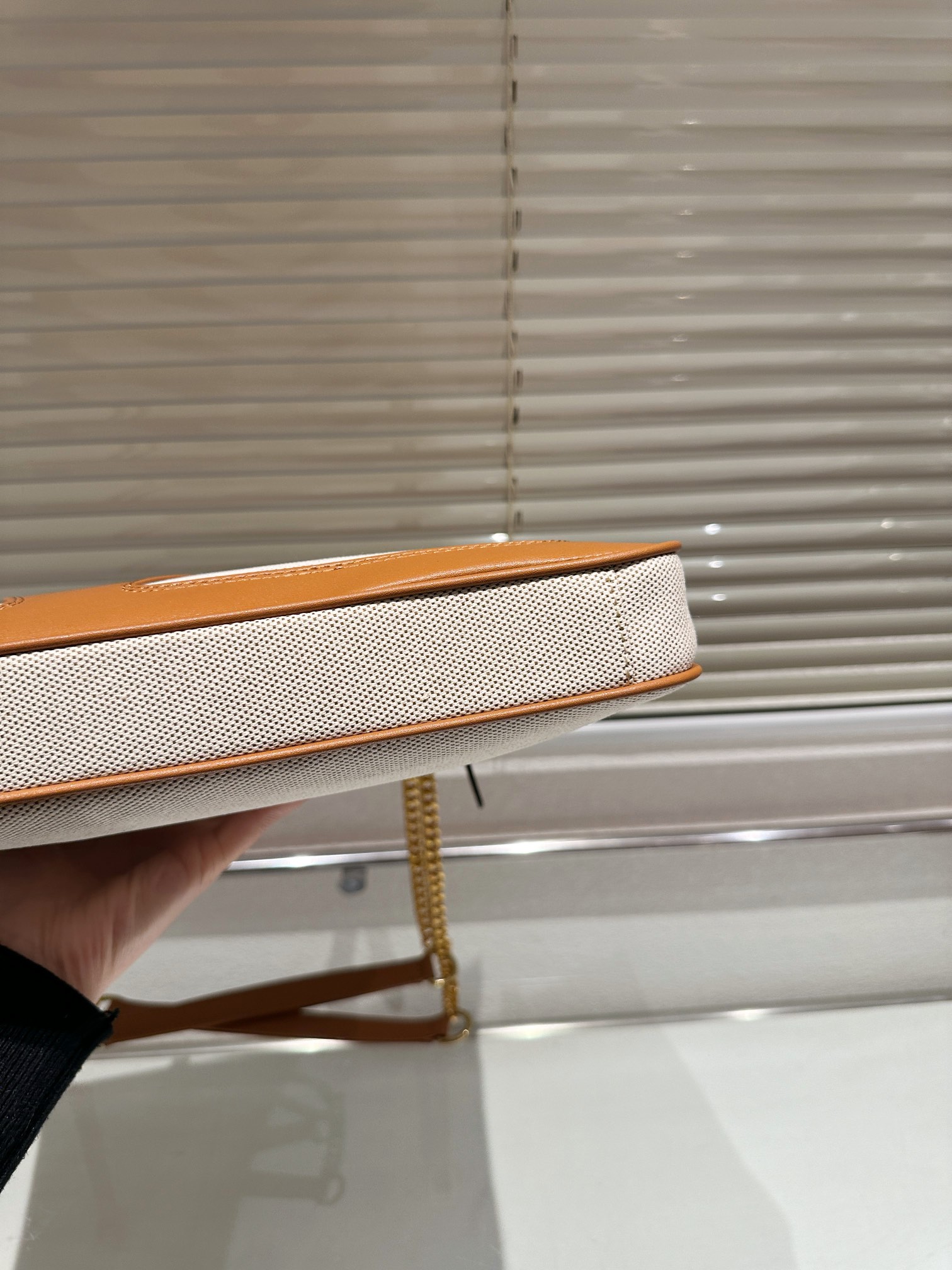 Val new arrival Letter tote Bag  size: 37*26 cm