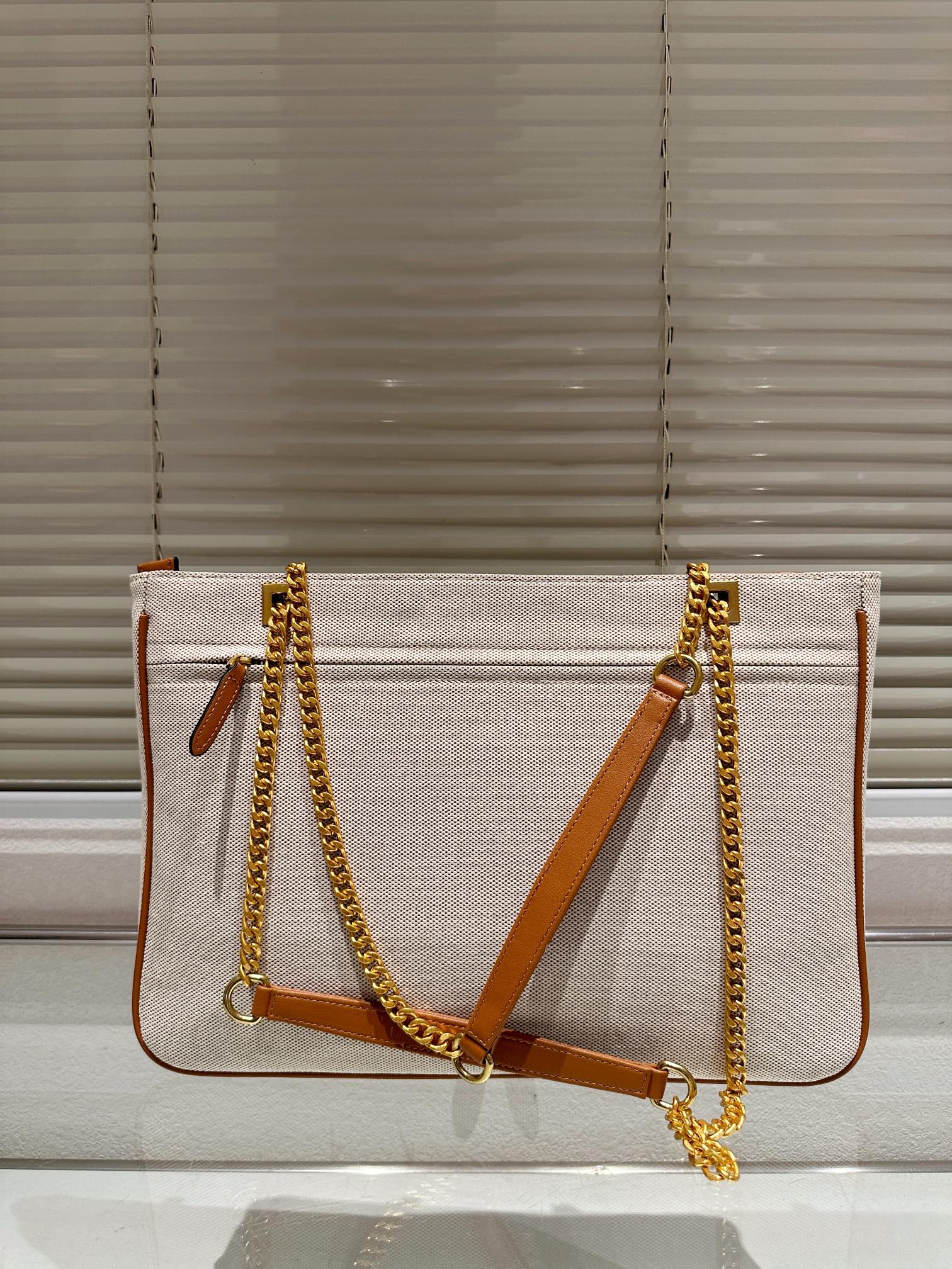 Val new arrival Letter tote Bag  size: 37*26 cm