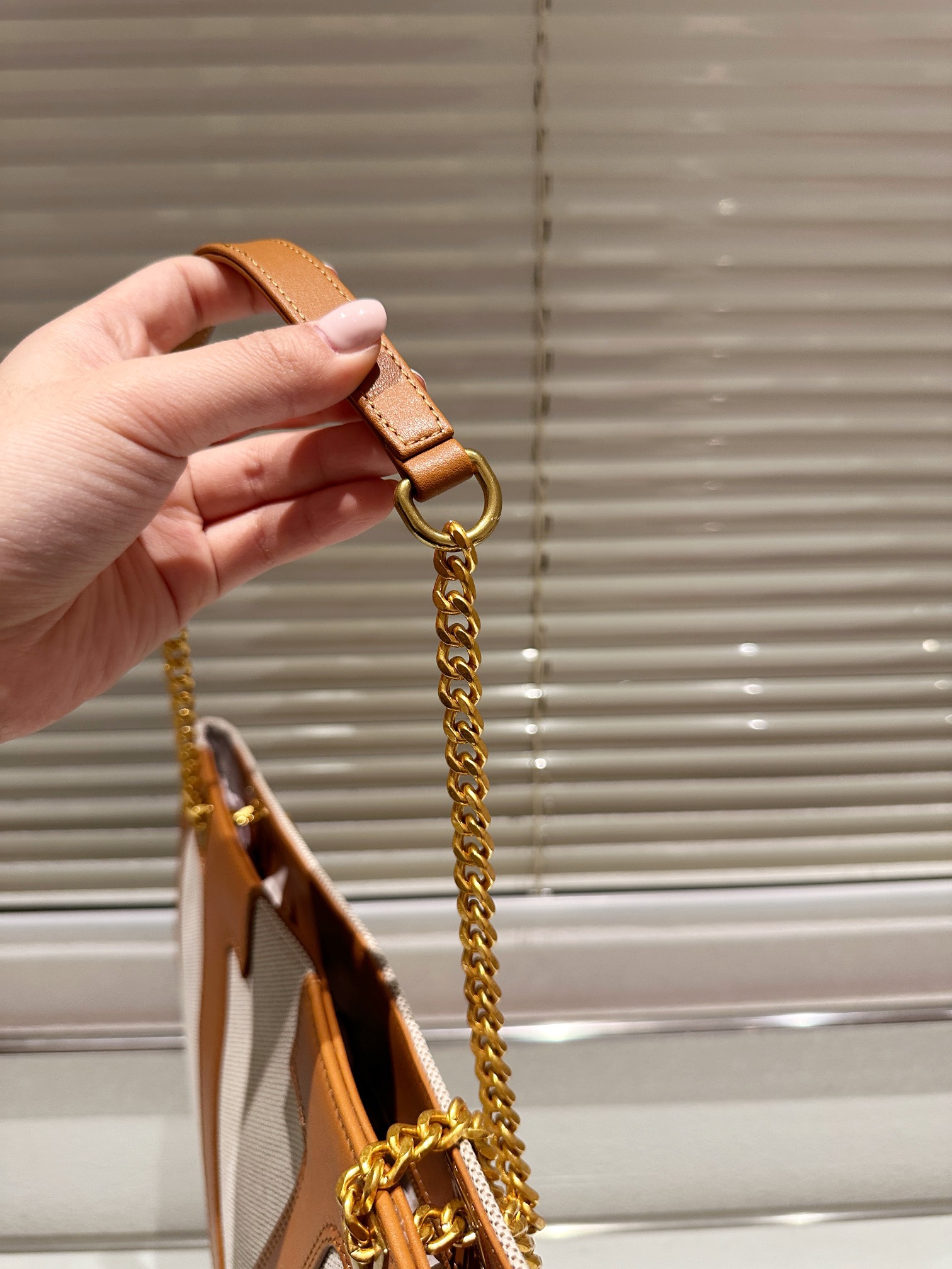 Val new arrival Letter tote Bag  size: 37*26 cm