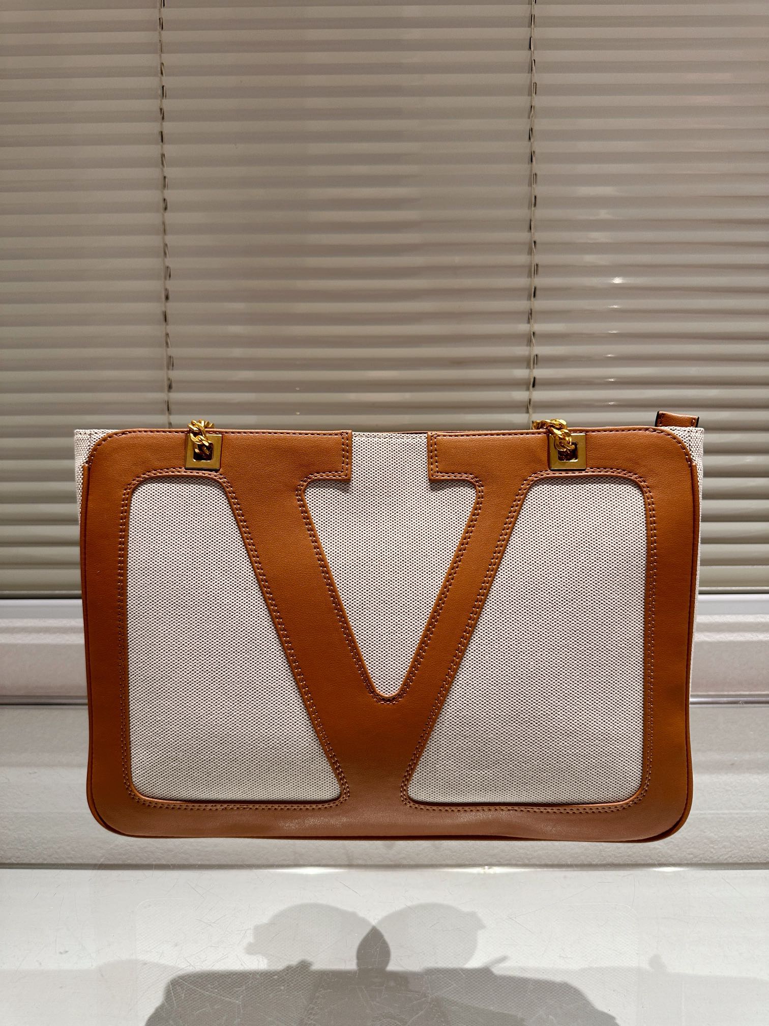 Val new arrival Letter tote Bag  size: 37*26 cm