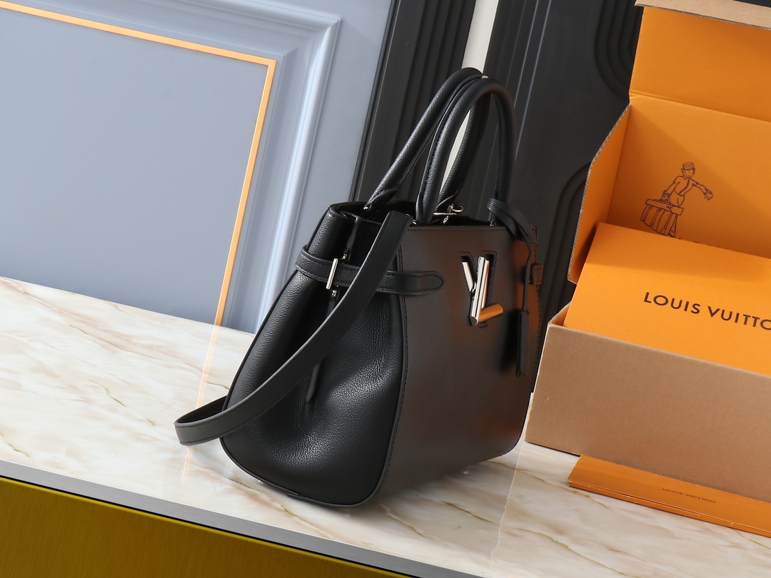 louis new arrival Twist Tote bag size: 30*22*13 cm