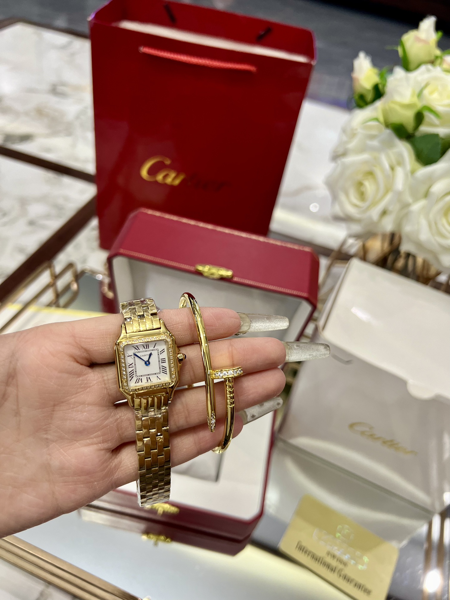 Car new arrival women watches 24*24 mm  + bracelet sets