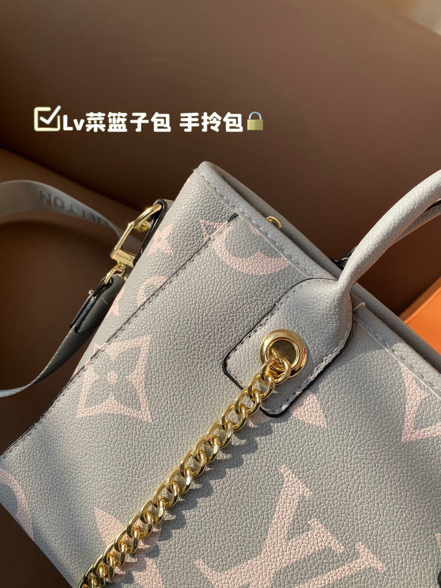 Louis new arrival bucket tote bag size: 26*21 cm