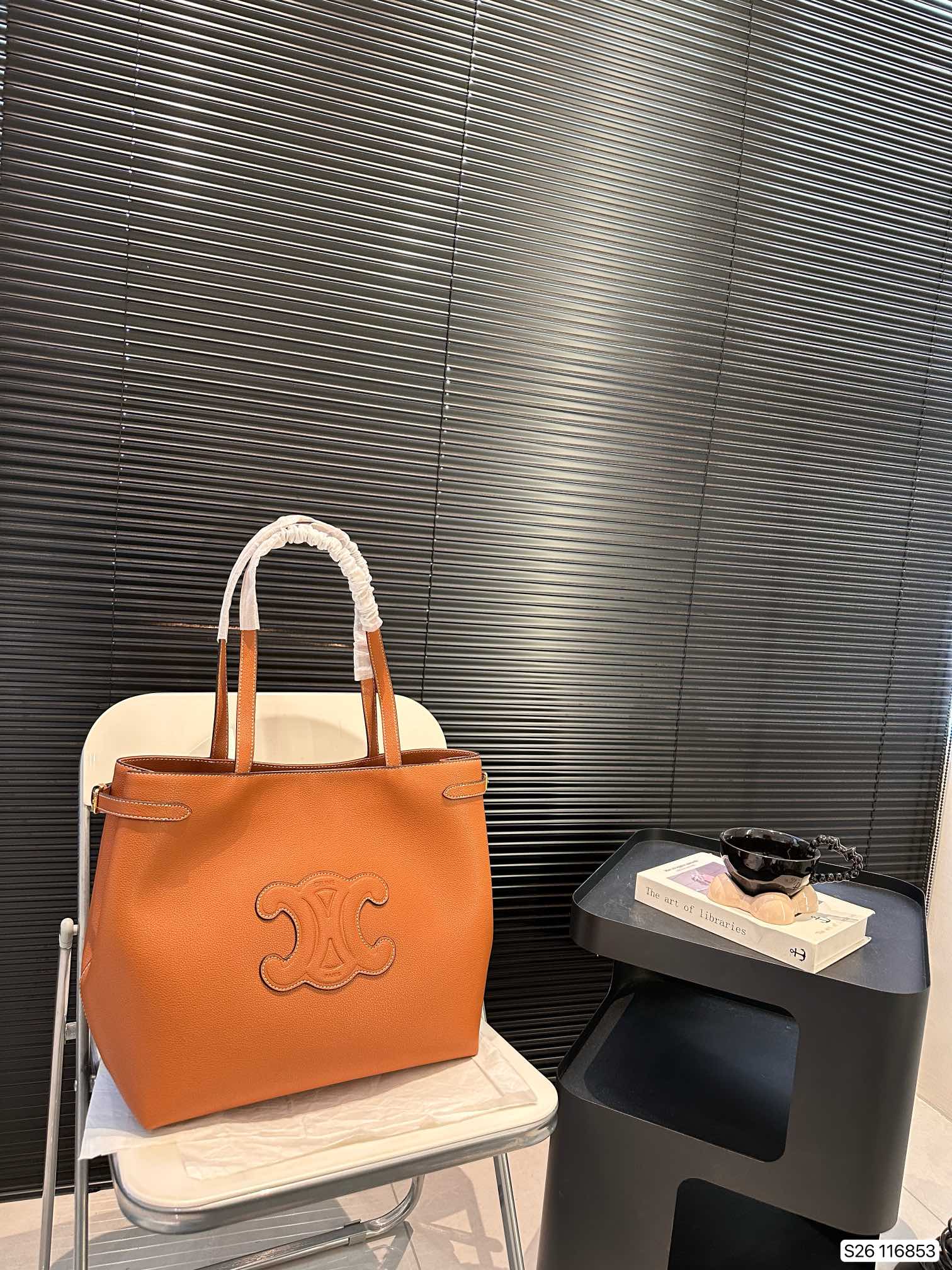 Ce new arrival 2025 tote bag size: 33 * 30 cm