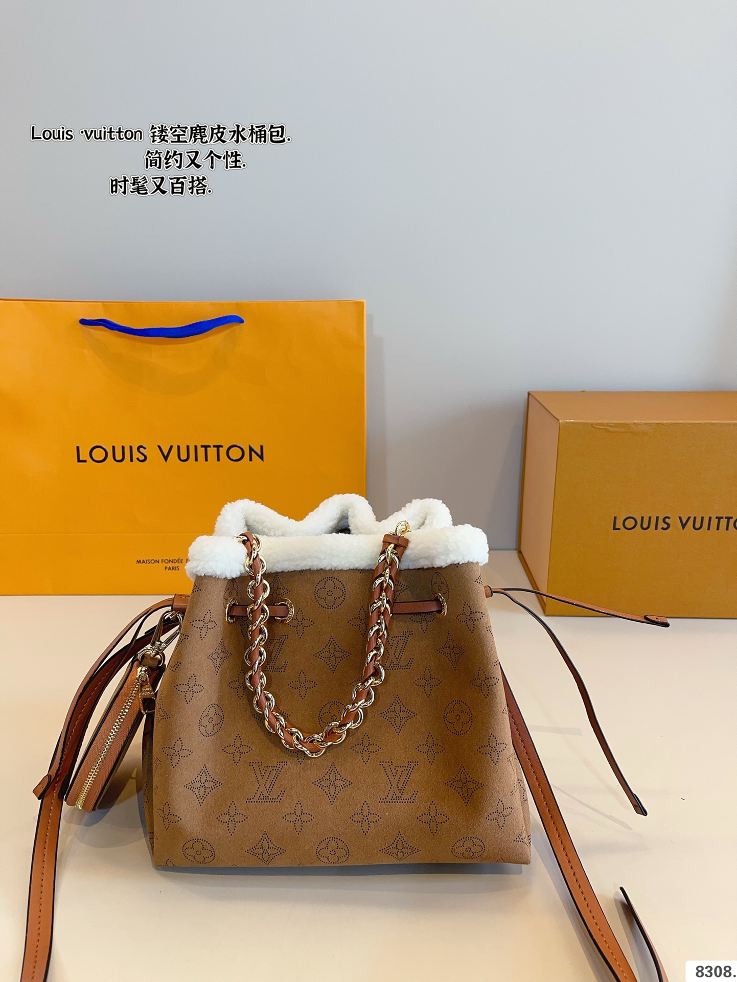 Louis new arrival bucket bag size: 23*14*19cm