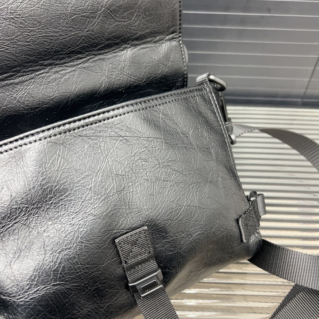 Balen new arrival Army bag size；22*19 cm top quality~