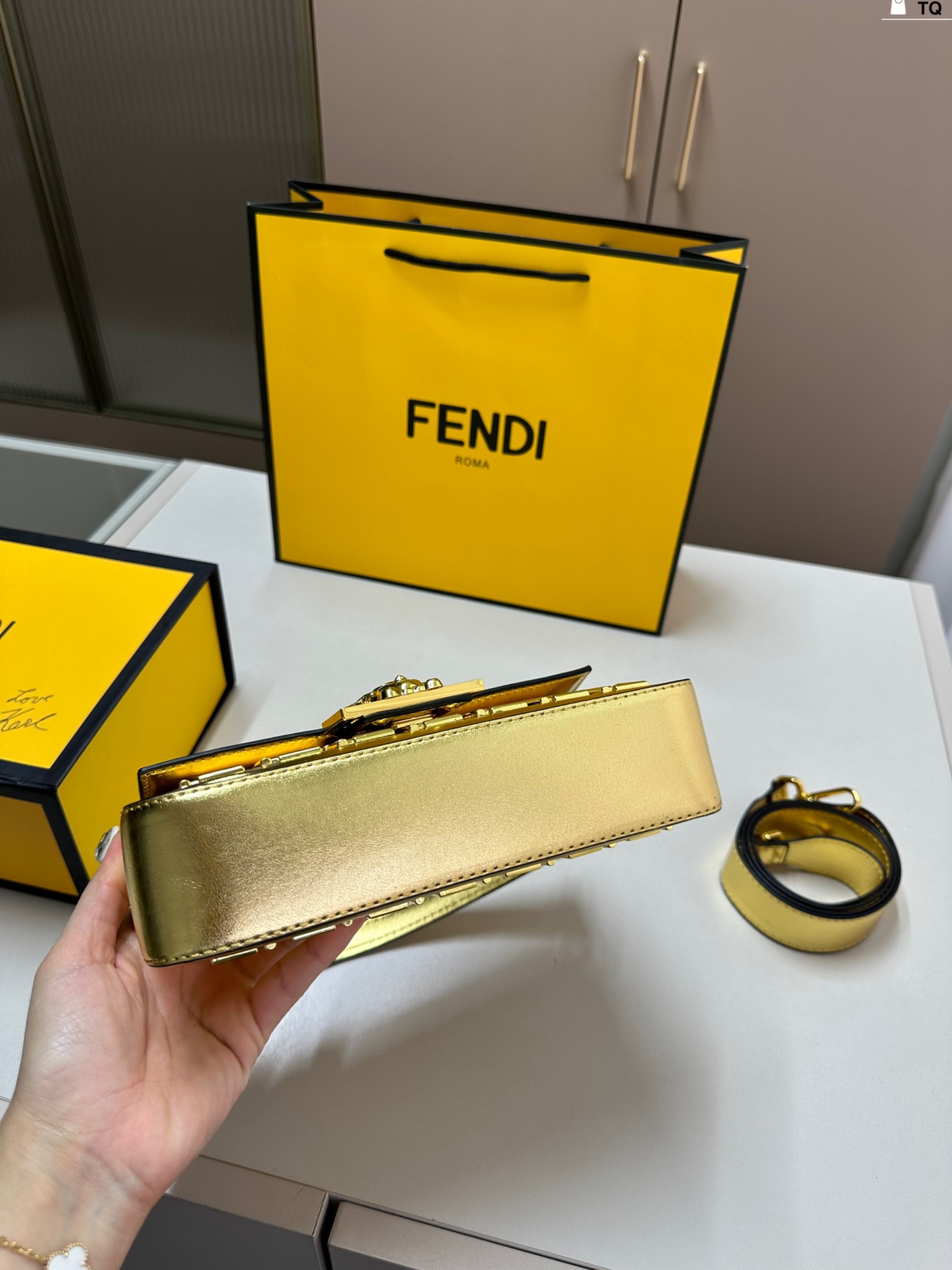 Fen ver new arrival Baguette bag size: 22*12 cm