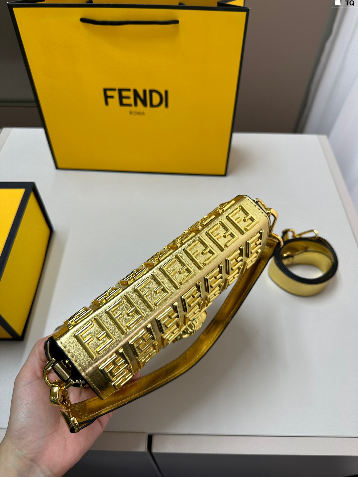 Fen ver new arrival Baguette bag size: 22*12 cm