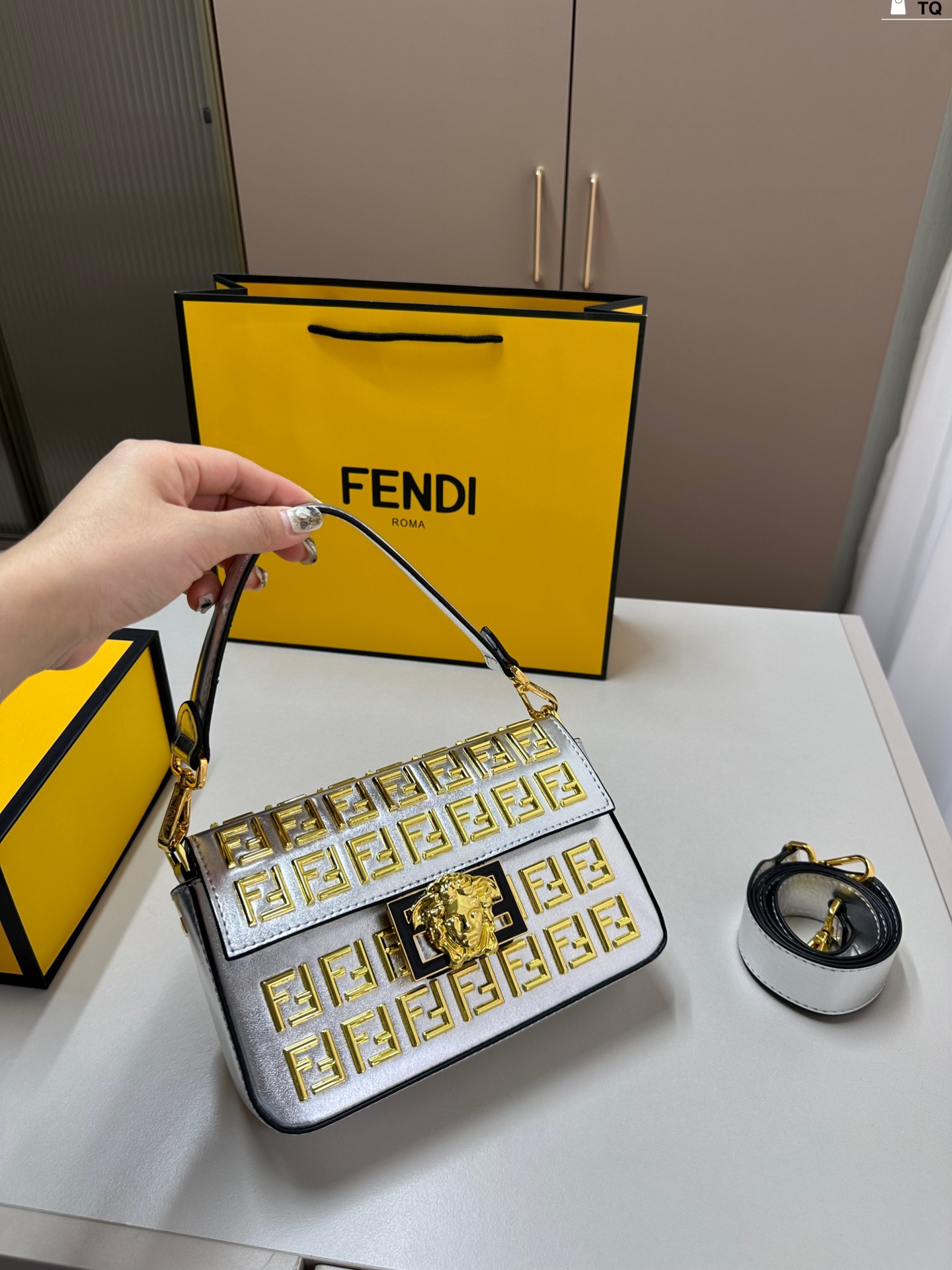 Fen ver new arrival Baguette bag size: 22*12 cm