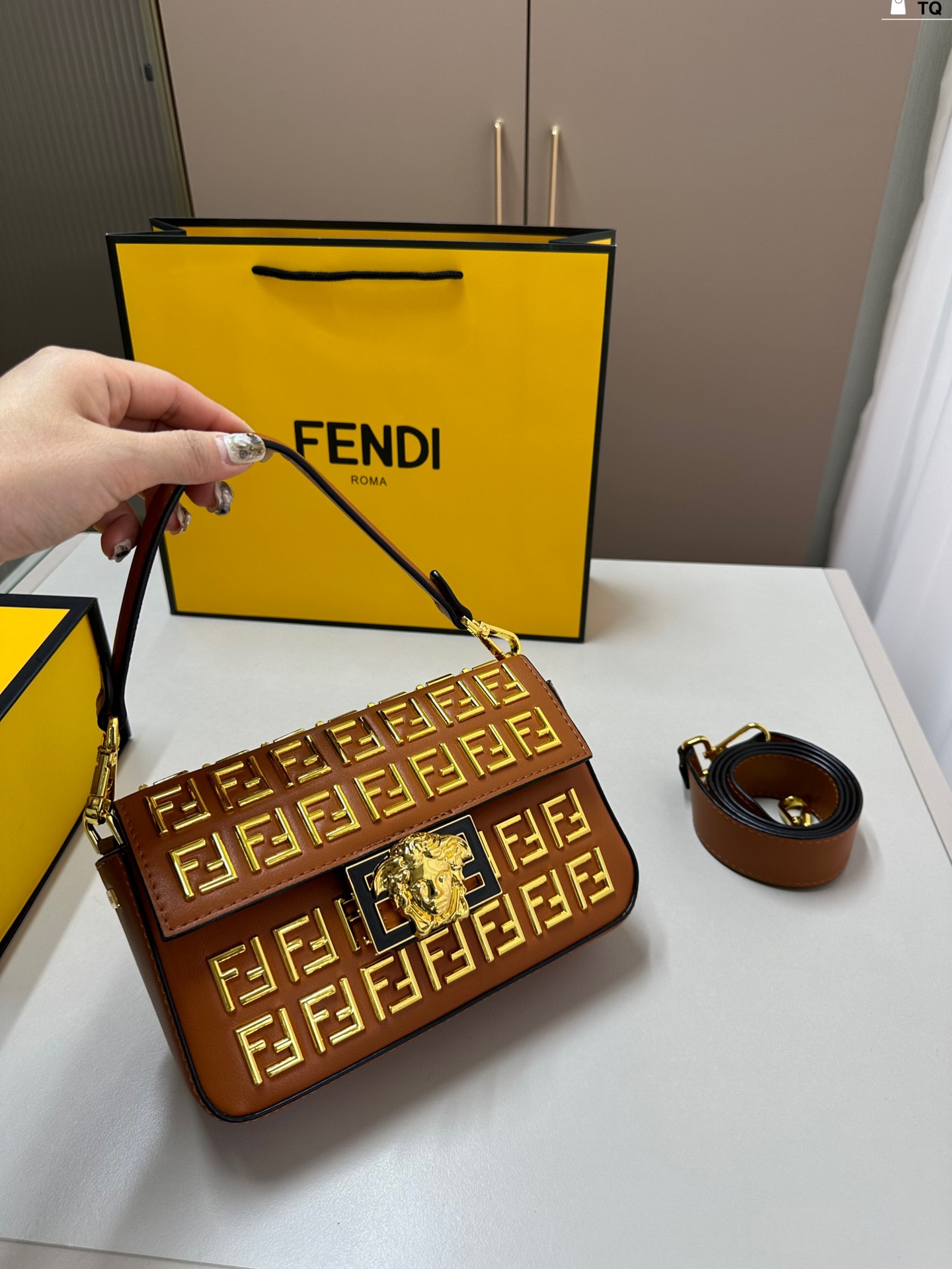 Fen ver new arrival Baguette bag size: 22*12 cm