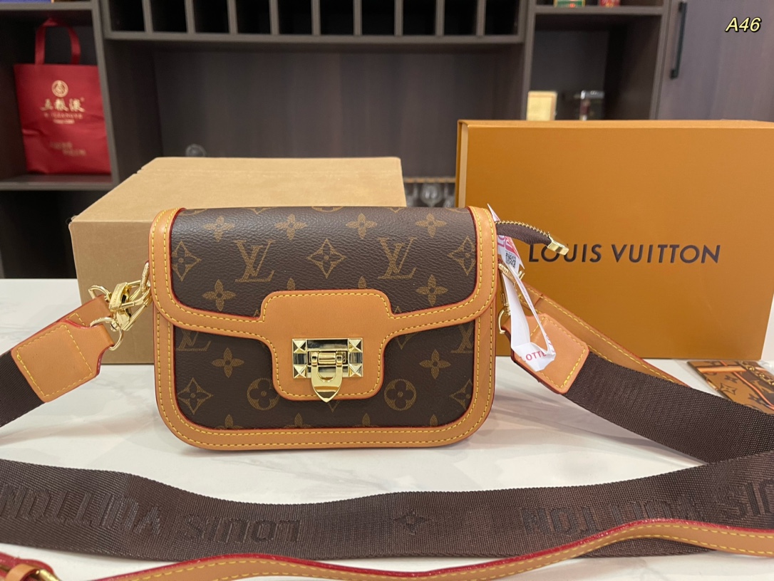 Louis 2025 new arrival bag size: 20*13cm