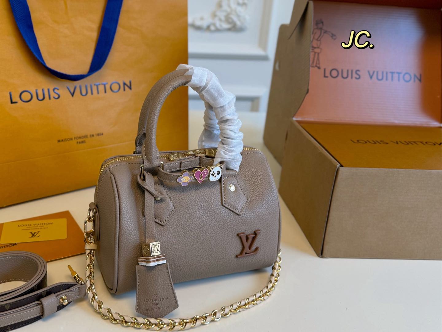 Louis new arrival speedy bag size: 20*15 cm