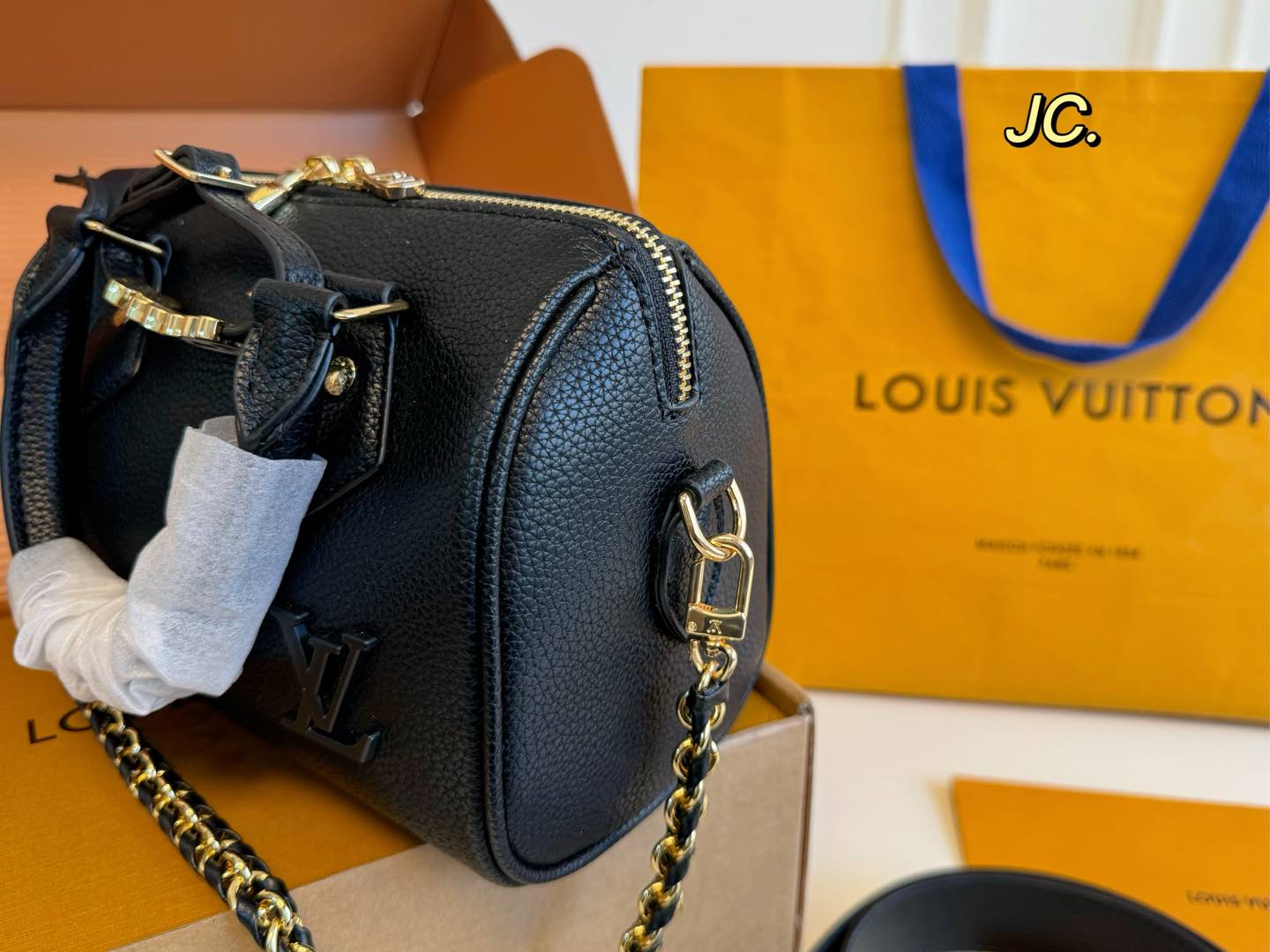 Louis new arrival speedy bag size: 20*15 cm