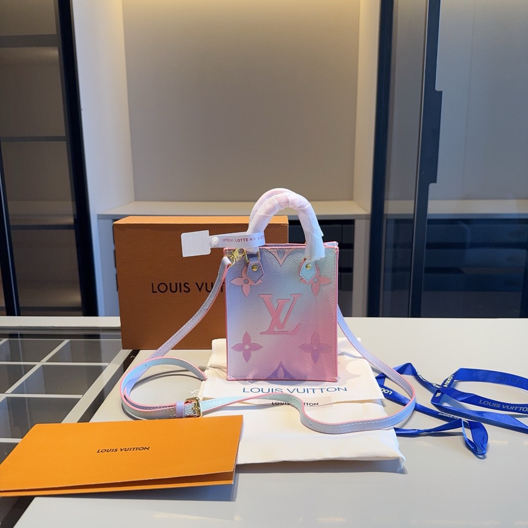 louis new arrival pink mini tote bag size: 14*17*5 cm