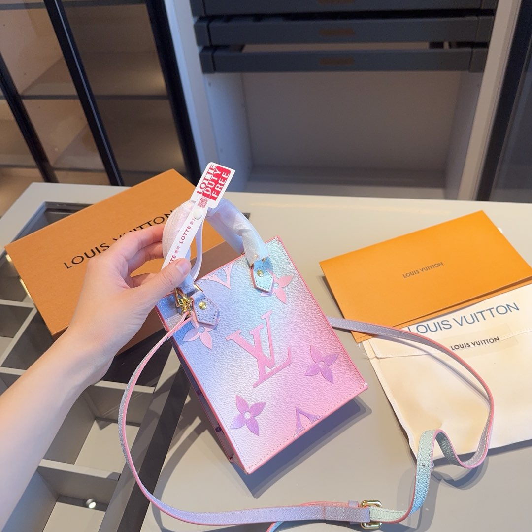 louis new arrival pink mini tote bag size: 14*17*5 cm