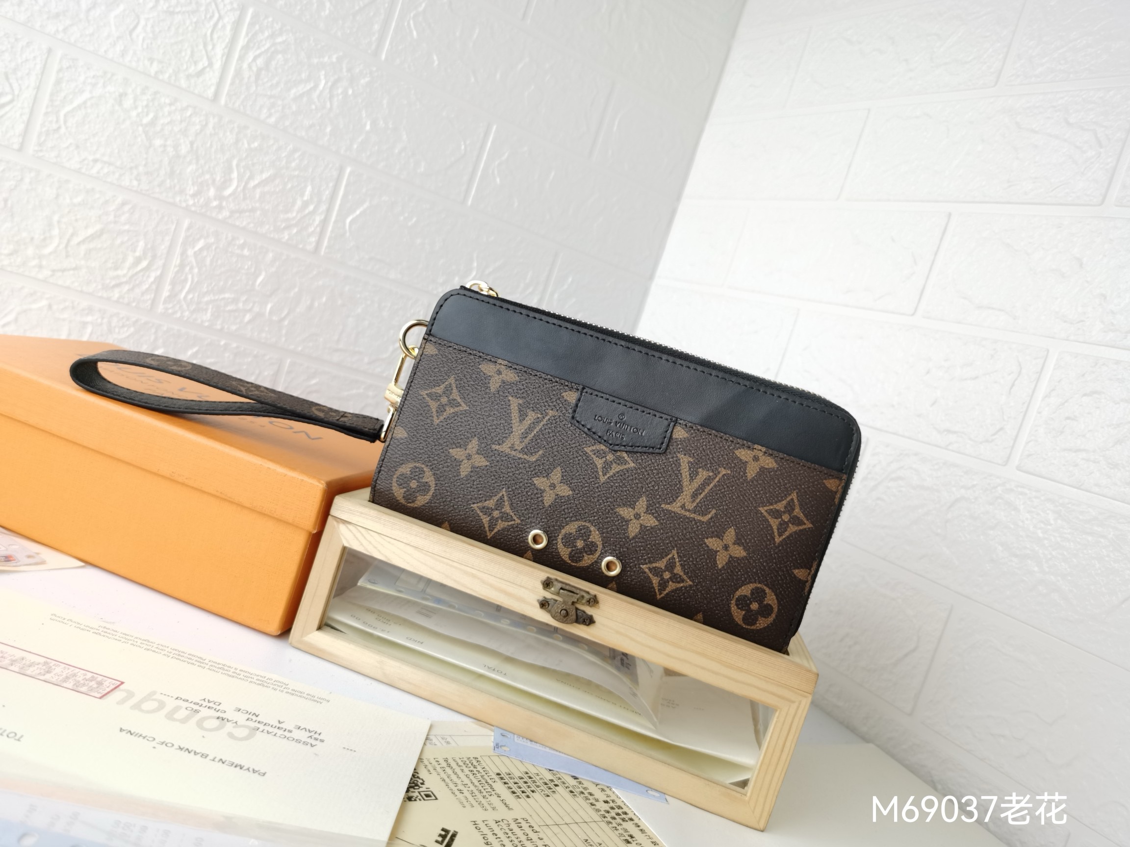 Louis new arrival Dragonne wallet 016 size: 19*11 cm