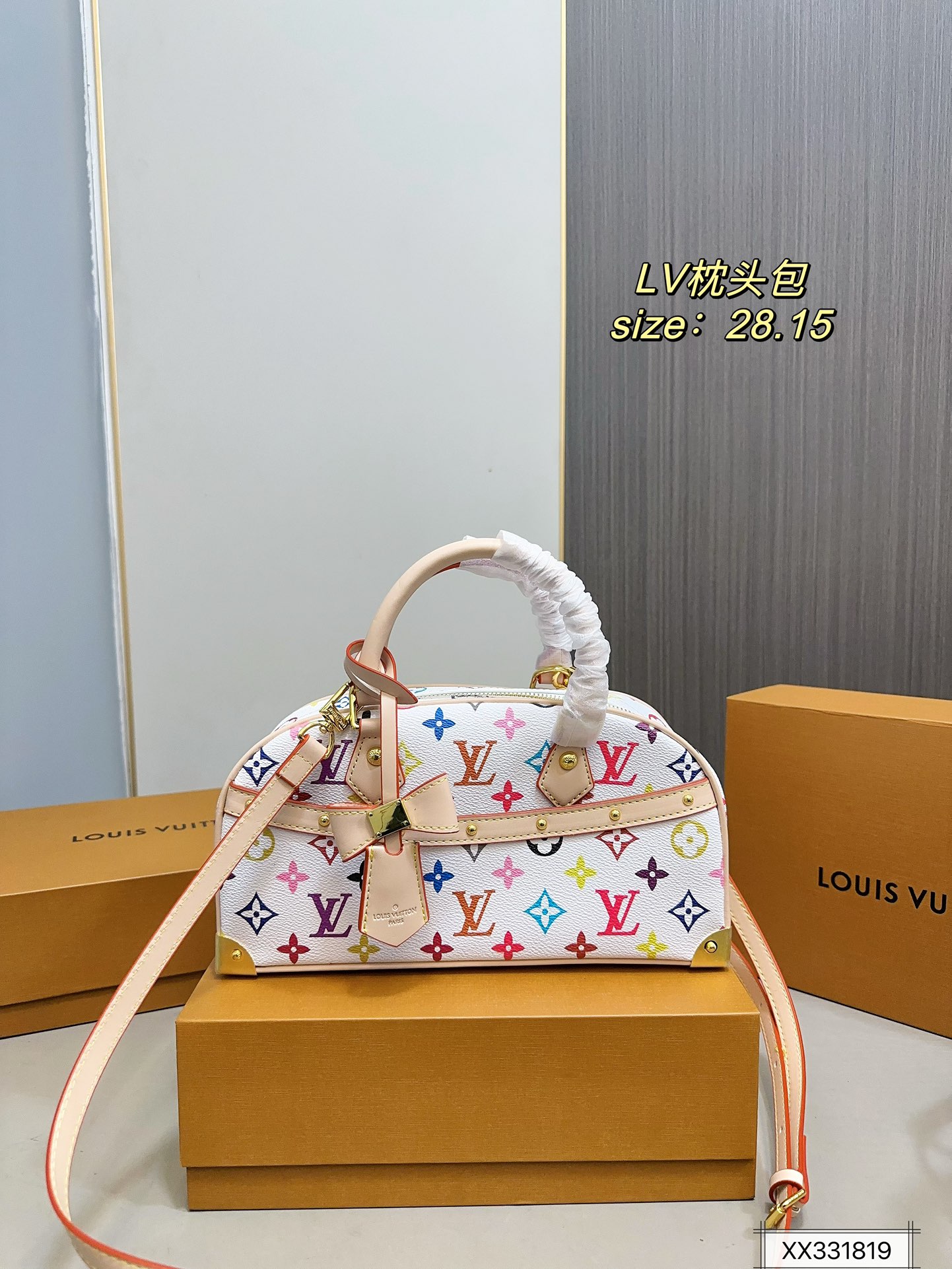 Louis new arrival bag size；28*15 cm