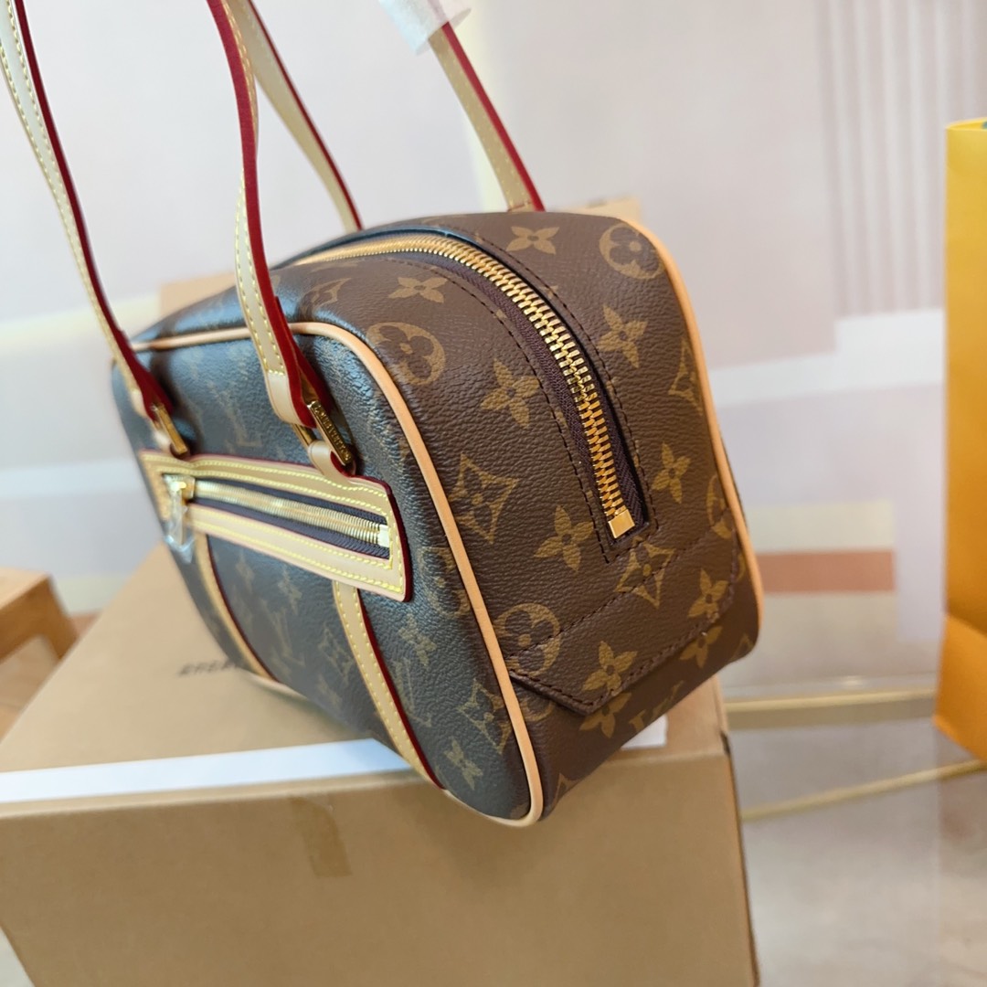 Louis new arrival vintage bag size: 25*15cm