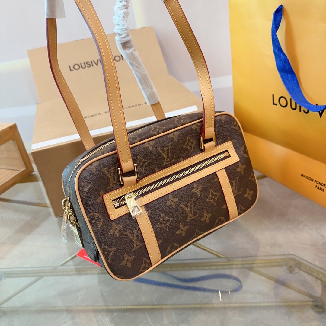 Louis new arrival vintage bag size: 25*15cm