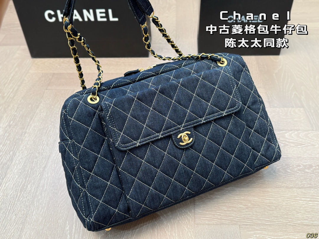 cc new arrival denim bag size；43*26 cm