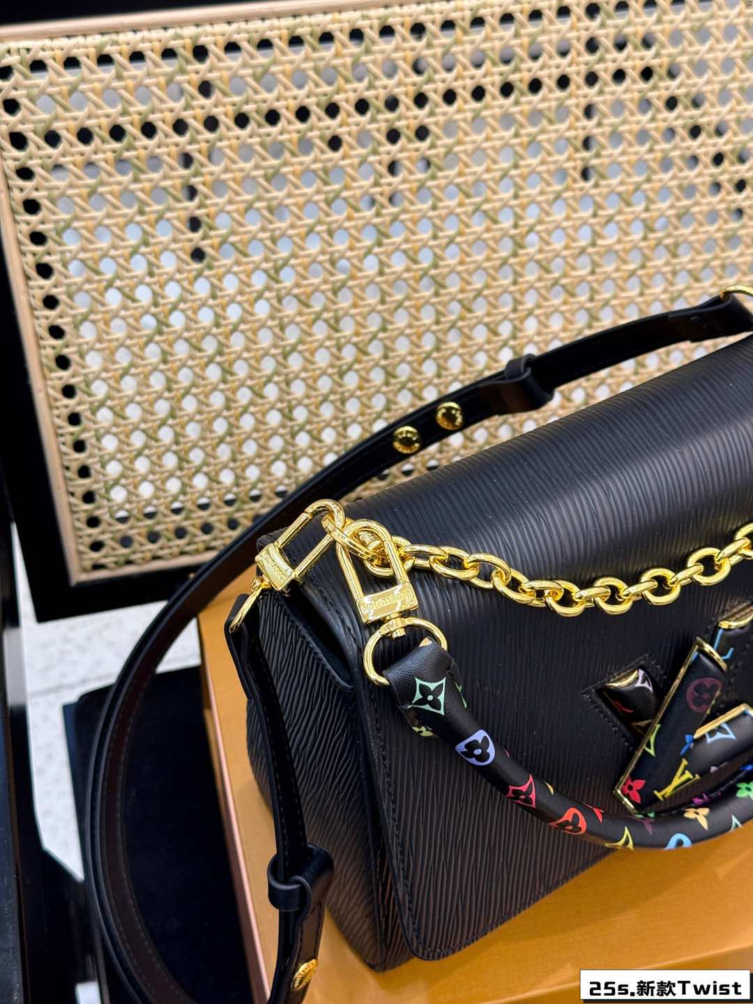 Louis 2025 new arrival twist bag size: 23*16cm