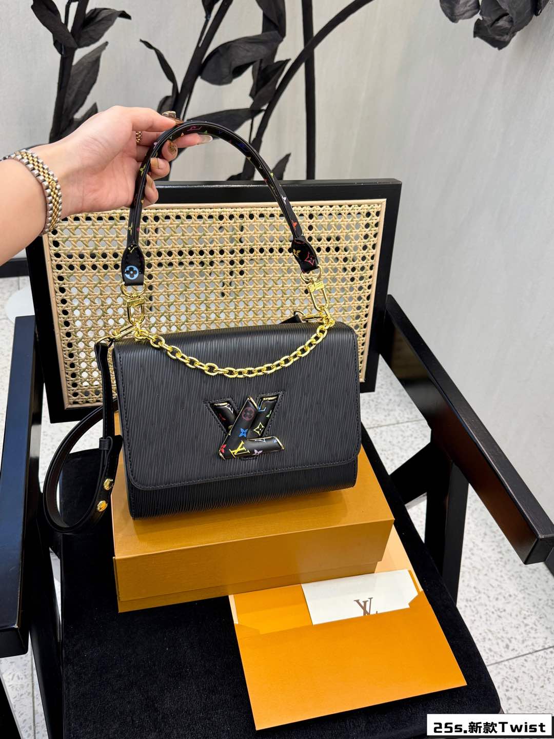 Louis 2025 new arrival twist bag size: 23*16cm