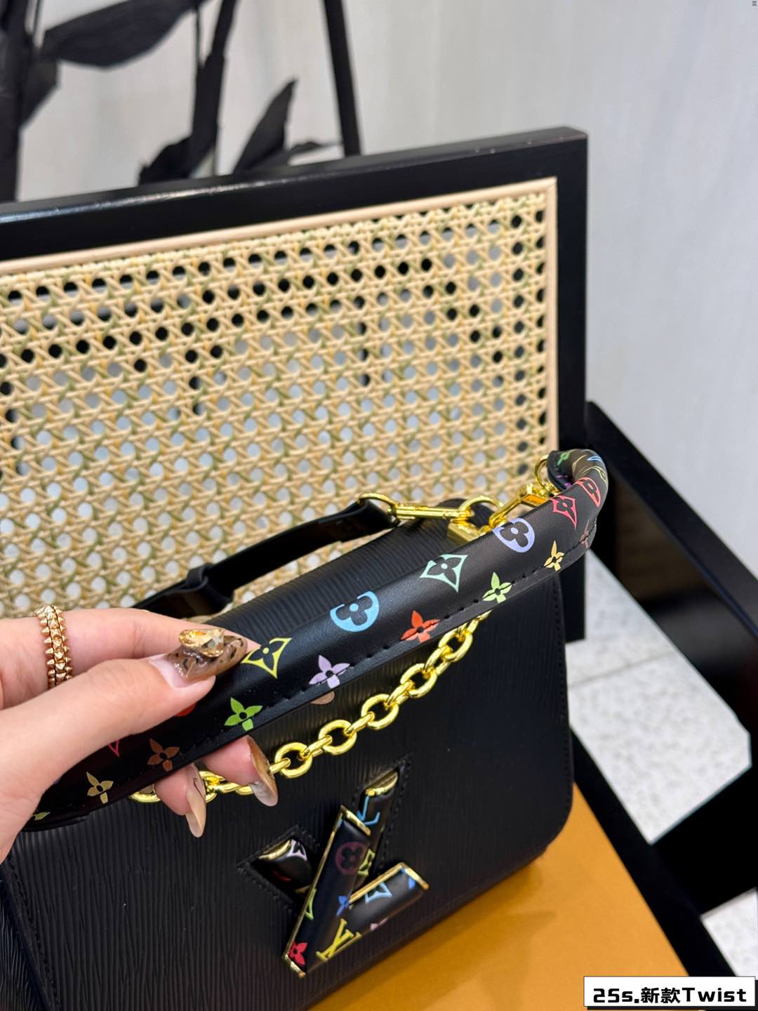 Louis 2025 new arrival twist bag size: 23*16cm
