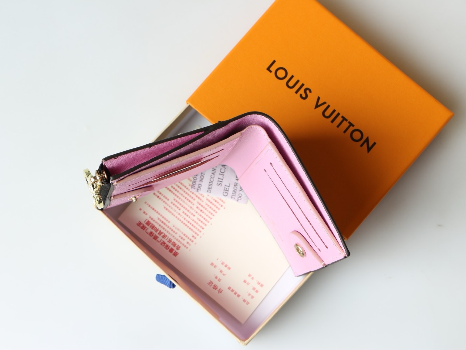 Louis new arrival MPortefeuille Lisa wallet size: 11.5*9 cm