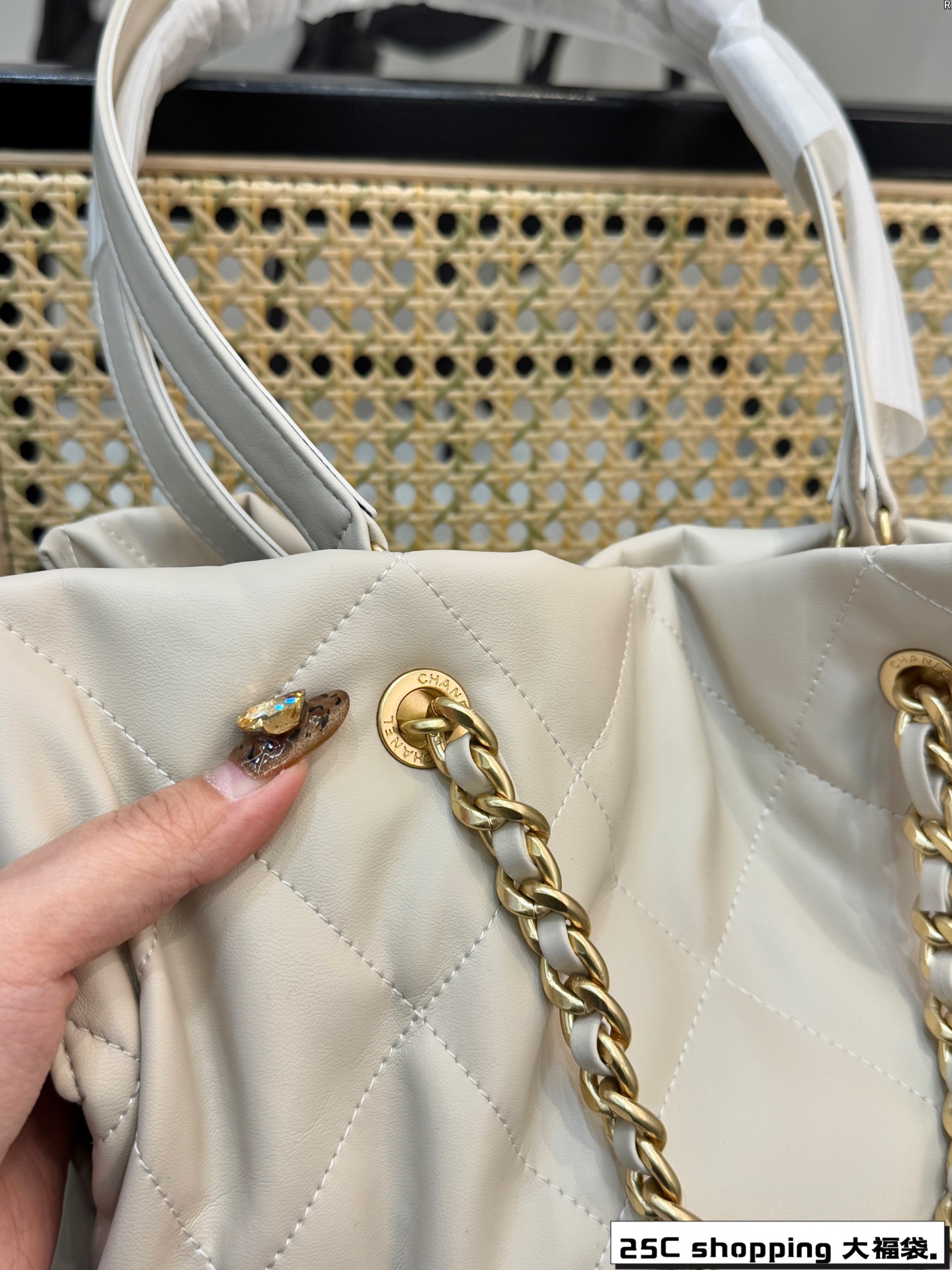 Cc New arrival 25c shopping tote bag size: 34*33 cm