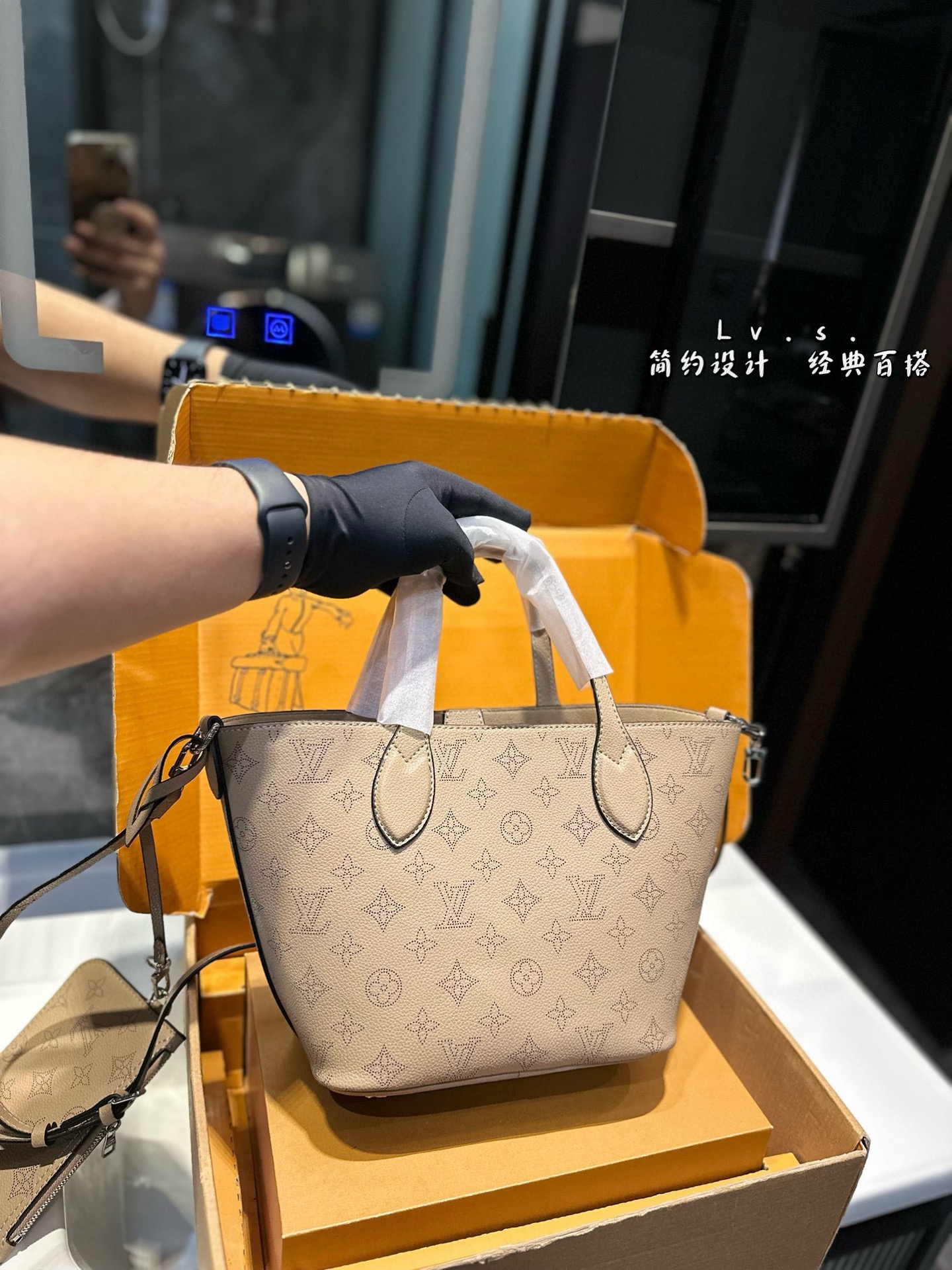 louis new arrival tote bucket bag size:21 * 20cm