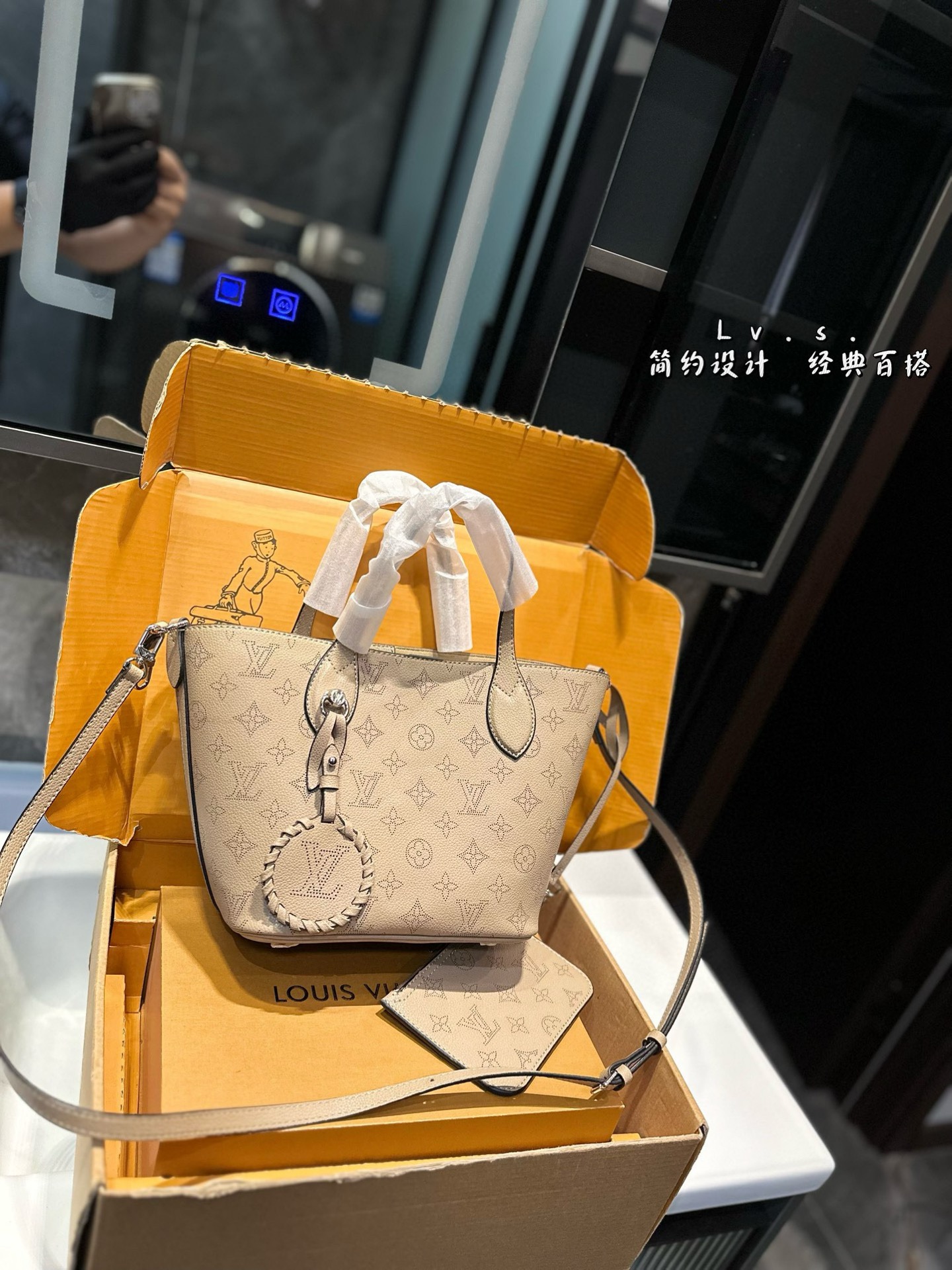 louis new arrival tote bucket bag size:21 * 20cm