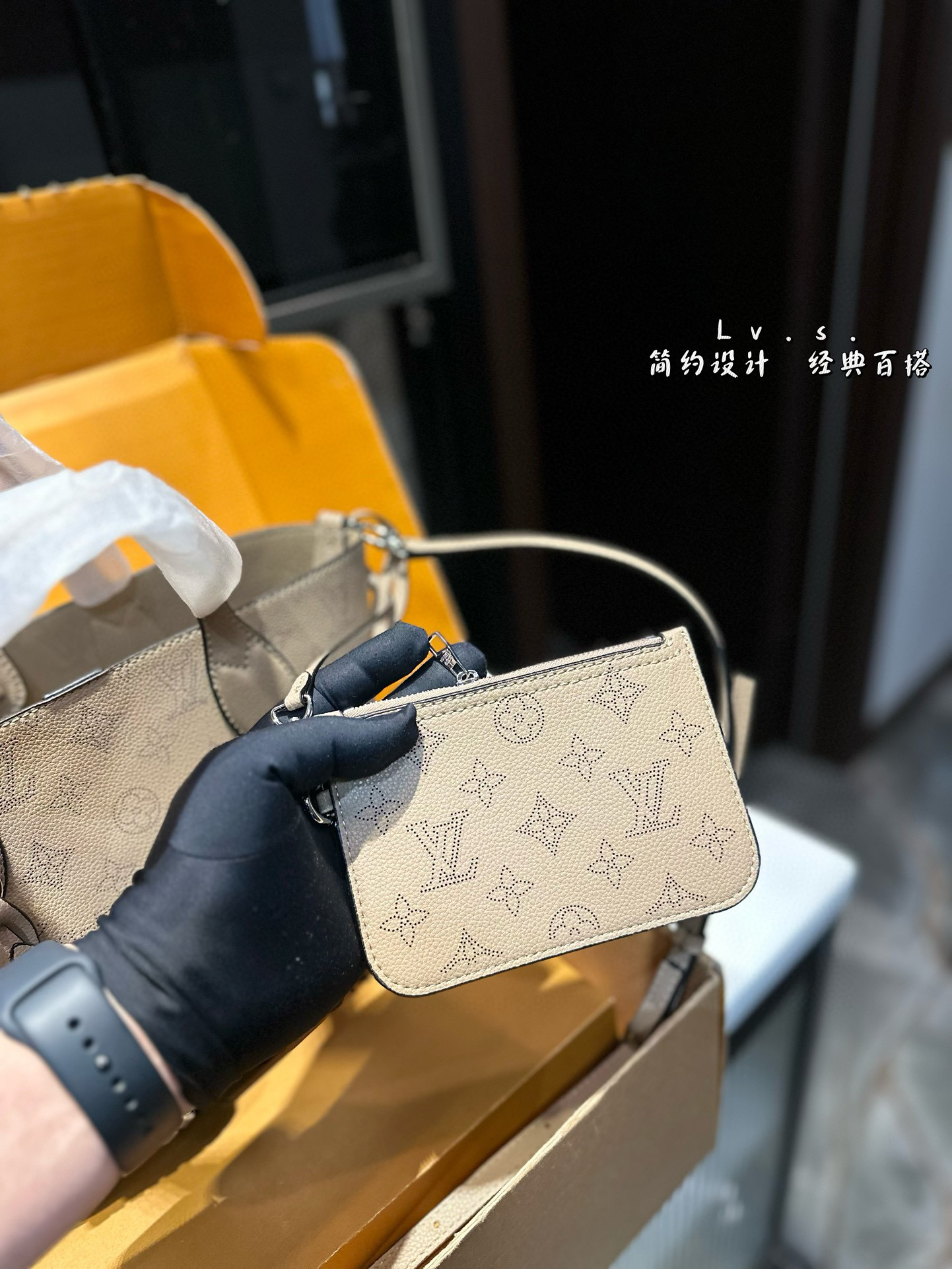 louis new arrival tote bucket bag size:21 * 20cm