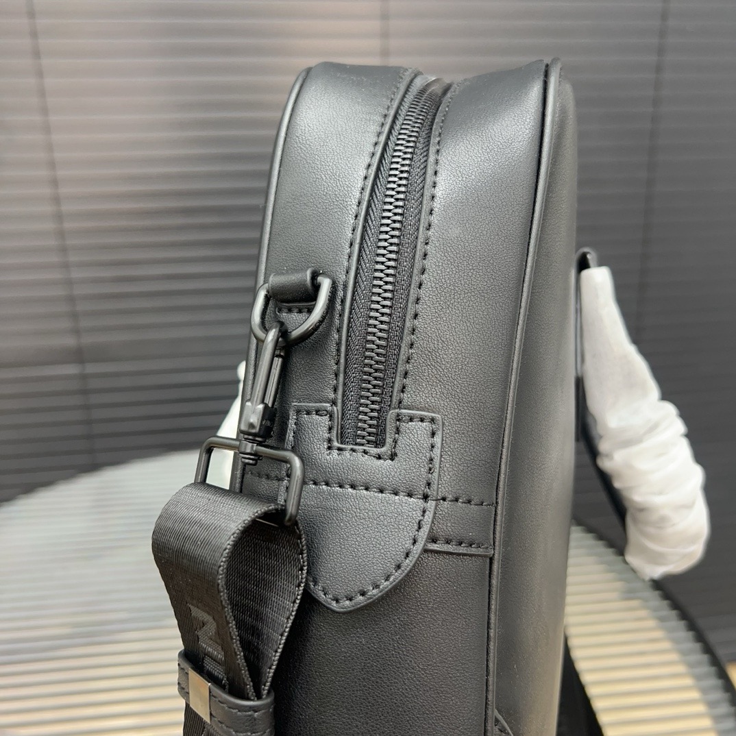 GG new arrival briefcase laptop bag 004 size: 38*28 cm