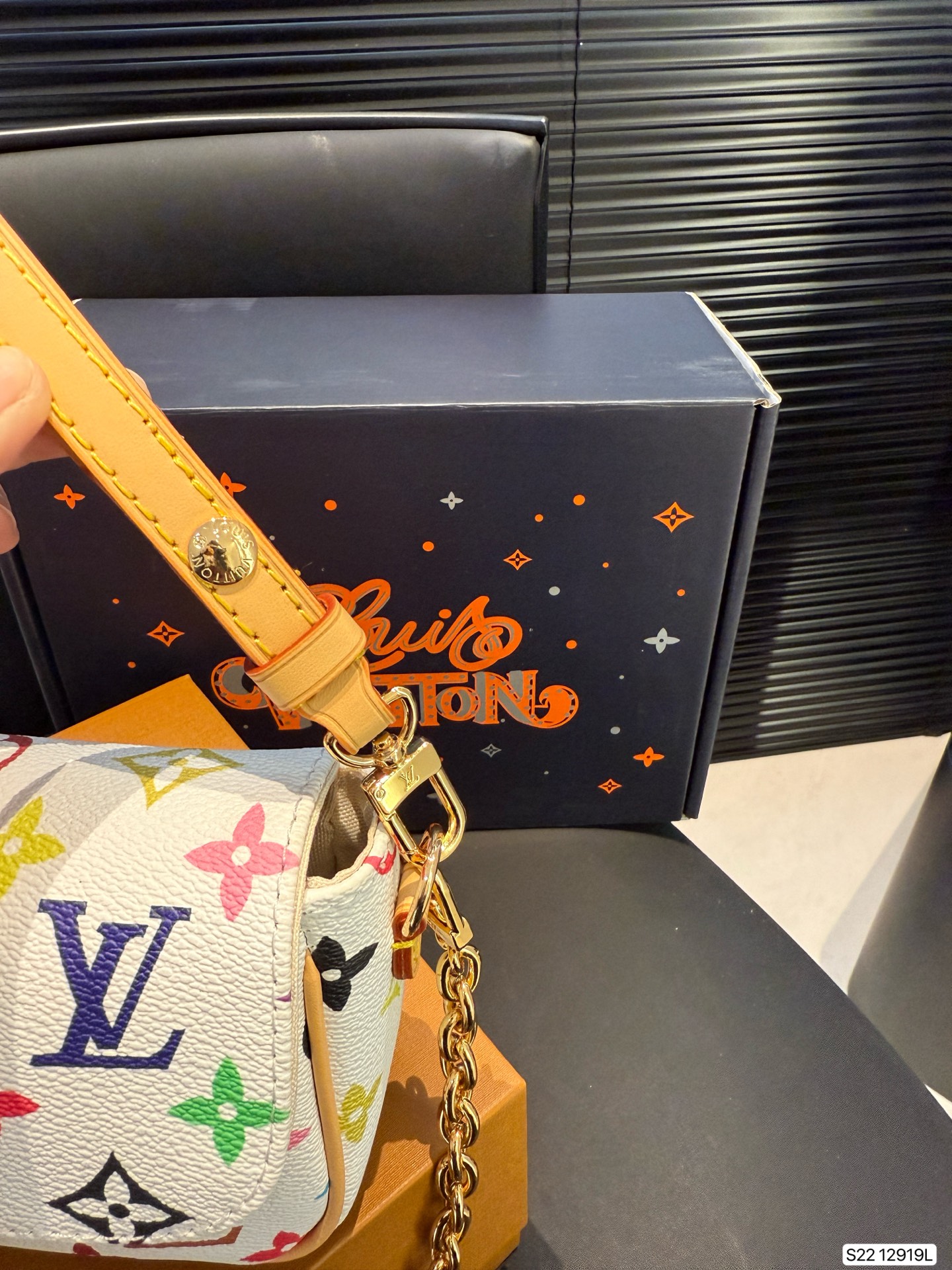 Louis new arrival hobo bag size:22 * 12 cm