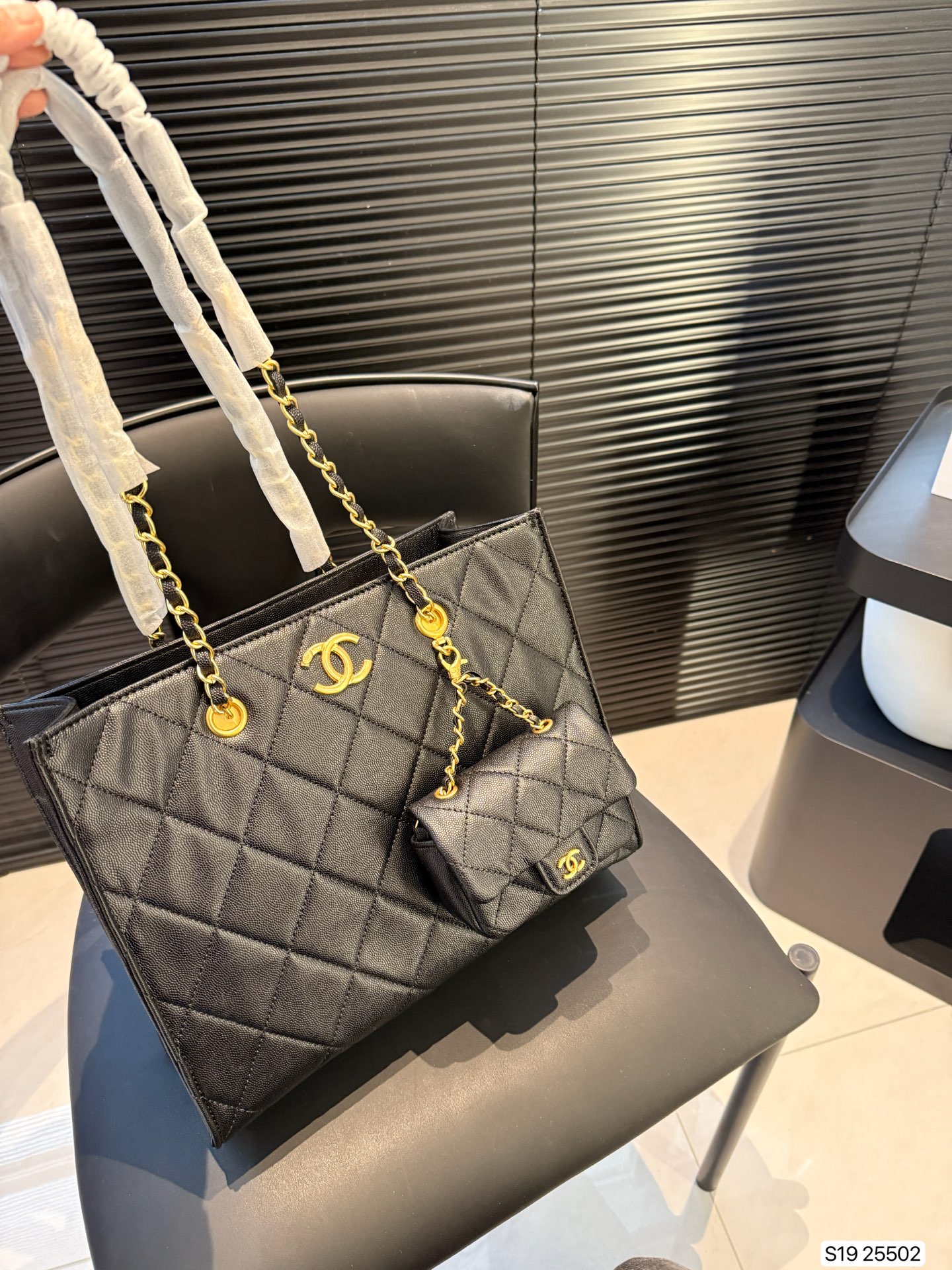 Cc new arrival tote bag size:30 * 24 cm