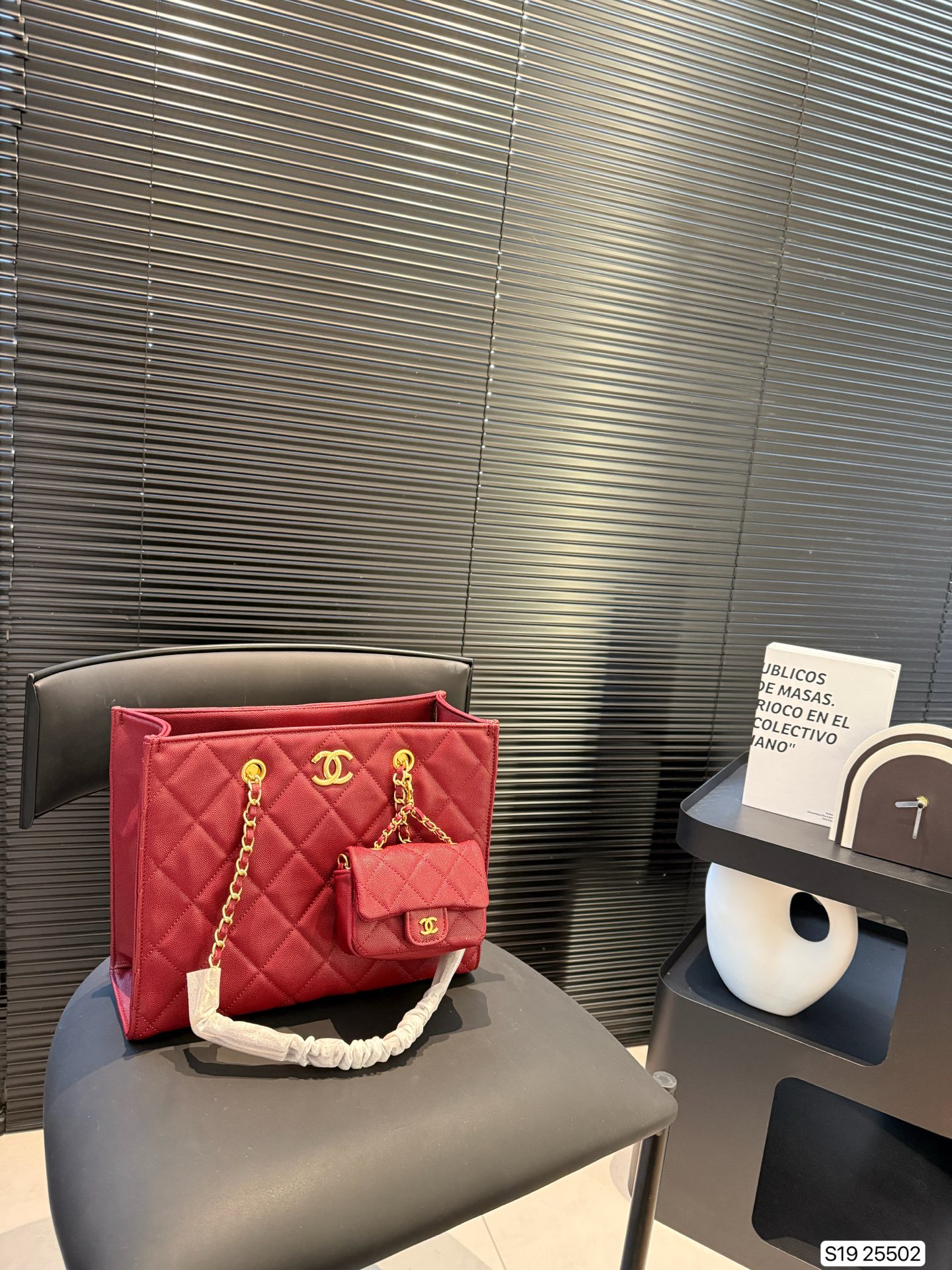 Cc new arrival tote bag size:30 * 24 cm