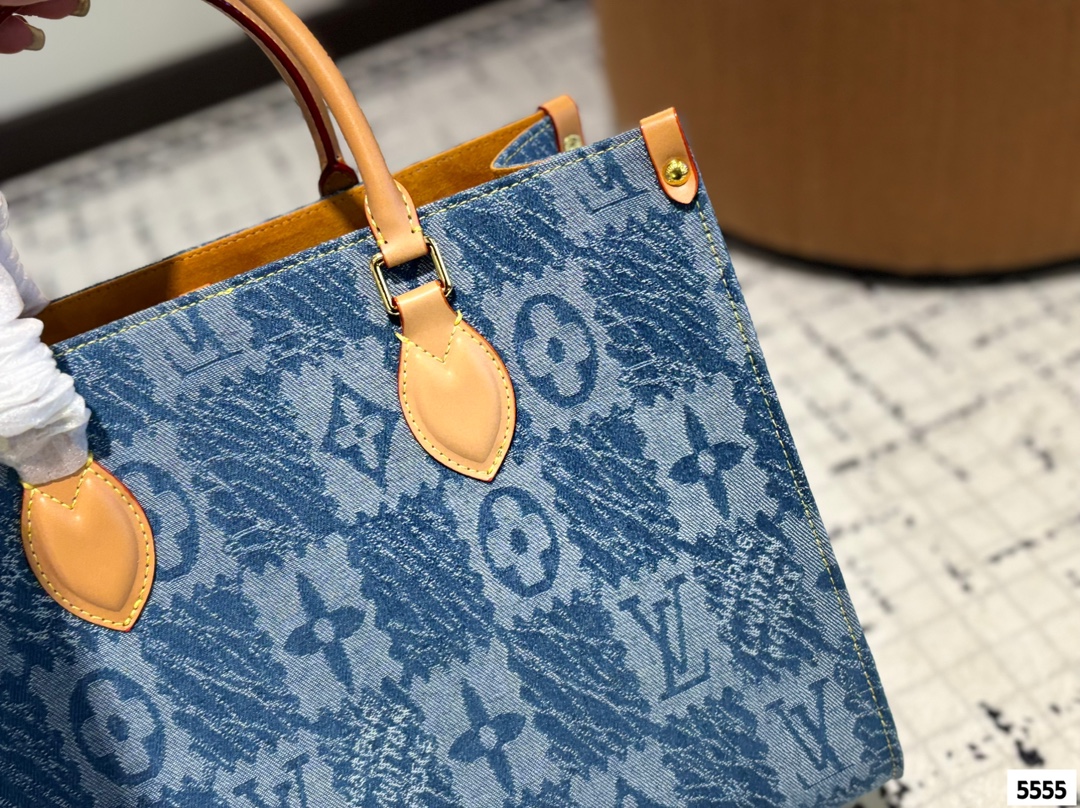 Louis new arrival Onthego denim tote bag size: 35*28*14 cm