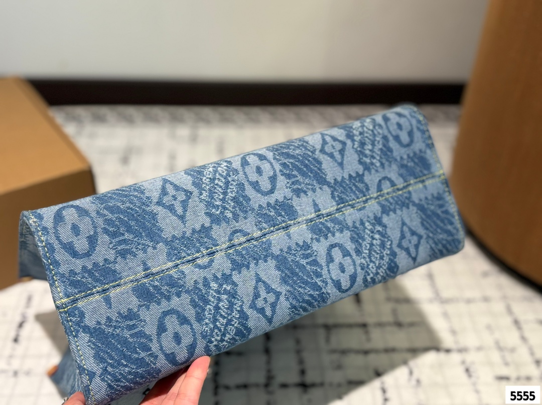 Louis new arrival Onthego denim tote bag size: 35*28*14 cm