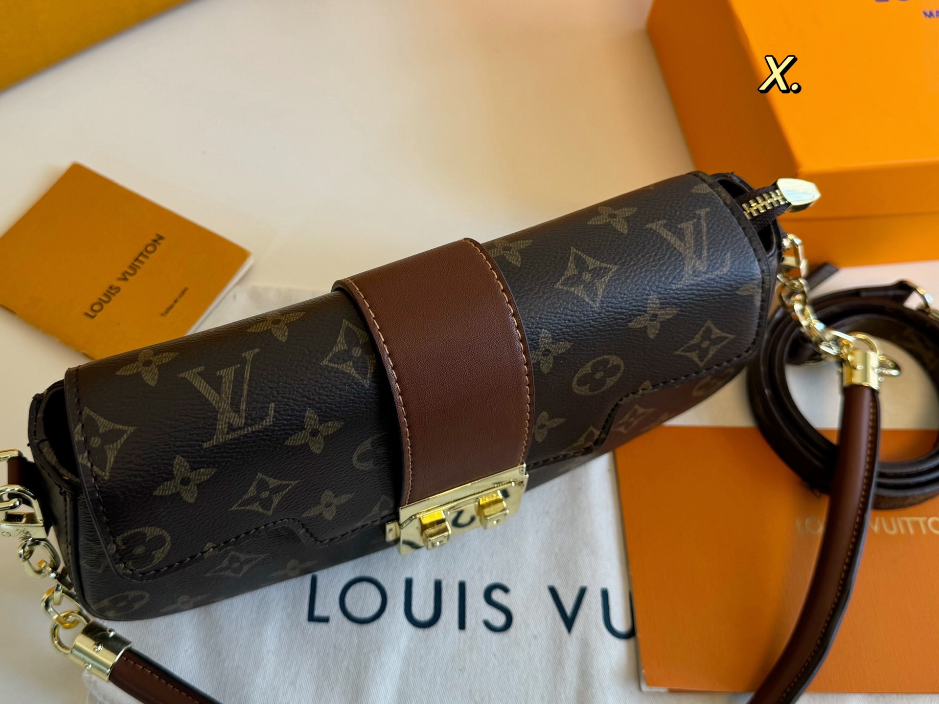 Louis new arrival hobo bag size: 26*13 cm