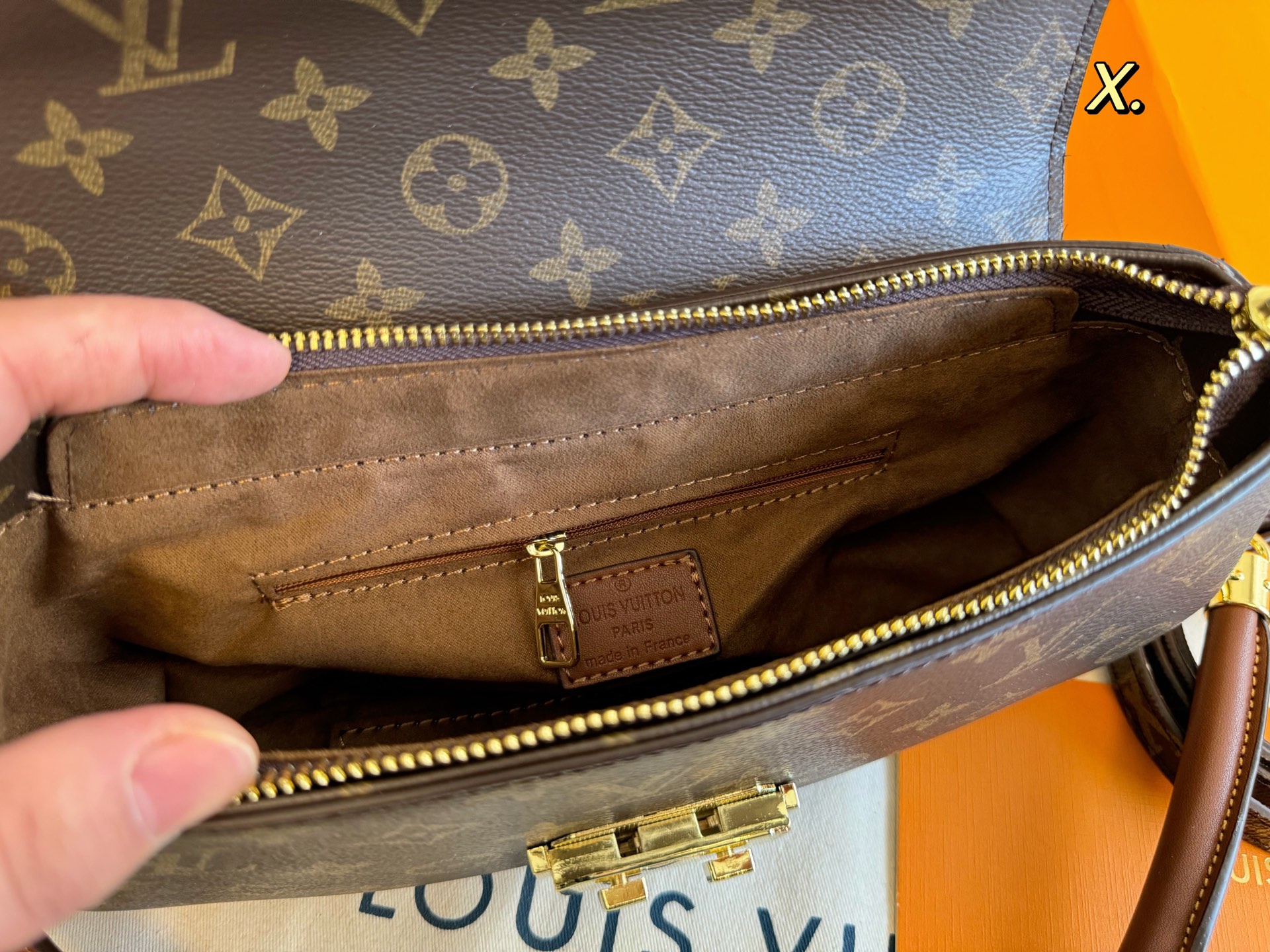 Louis new arrival hobo bag size: 26*13 cm