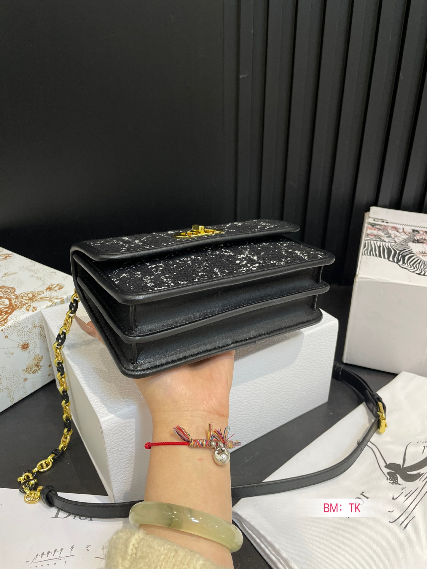 D new arrival Montaigne bag size:19 * 13 cm