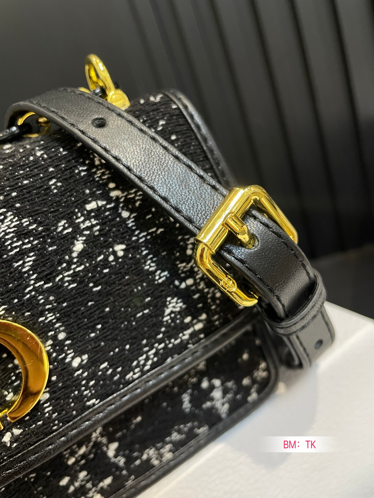 D new arrival Montaigne bag size:19 * 13 cm