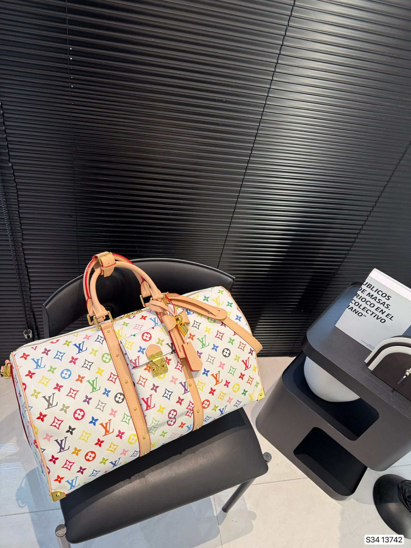 Louis new arrival keepall bag size: 47*25 cm