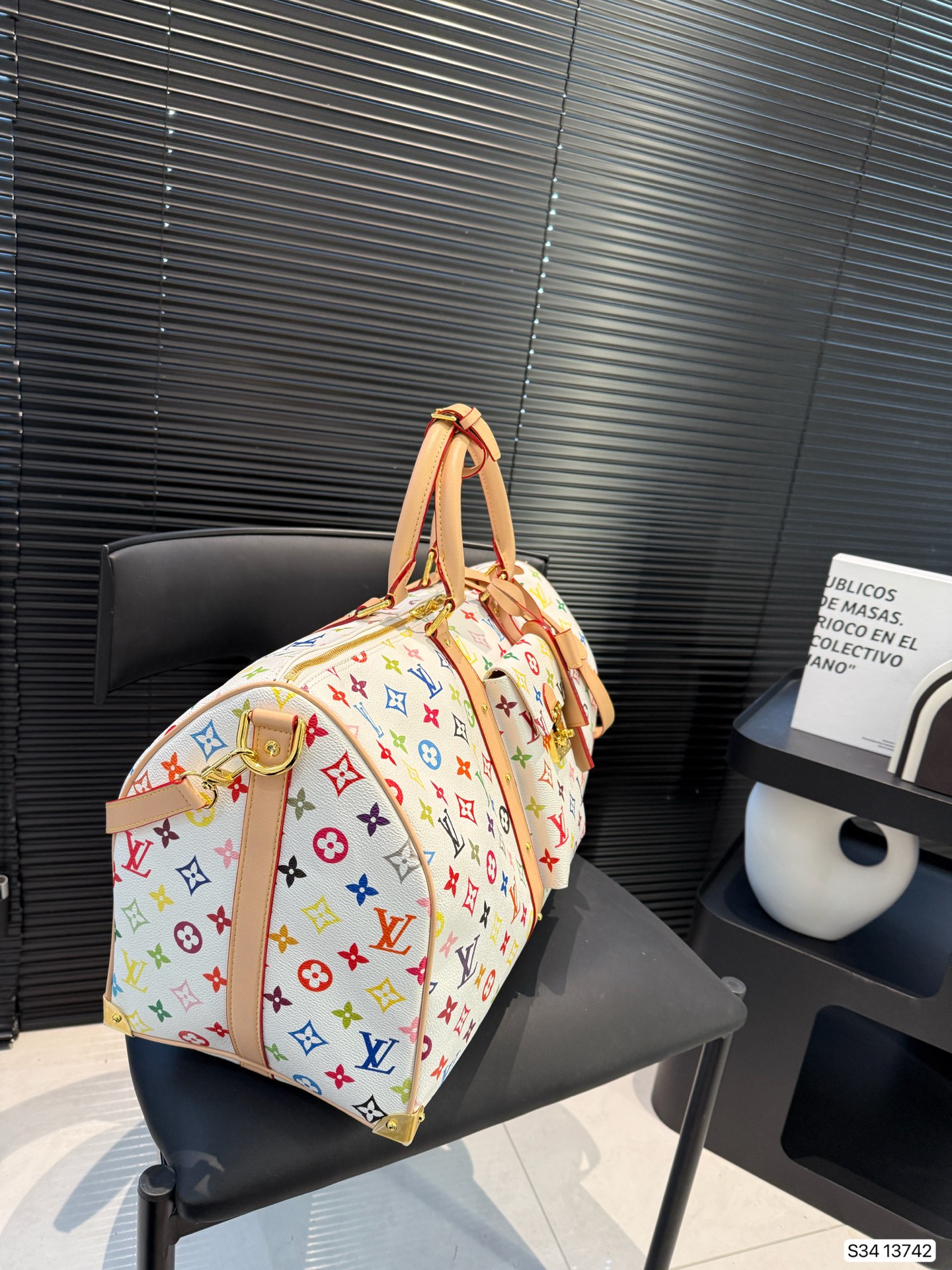 Louis new arrival keepall bag size: 47*25 cm