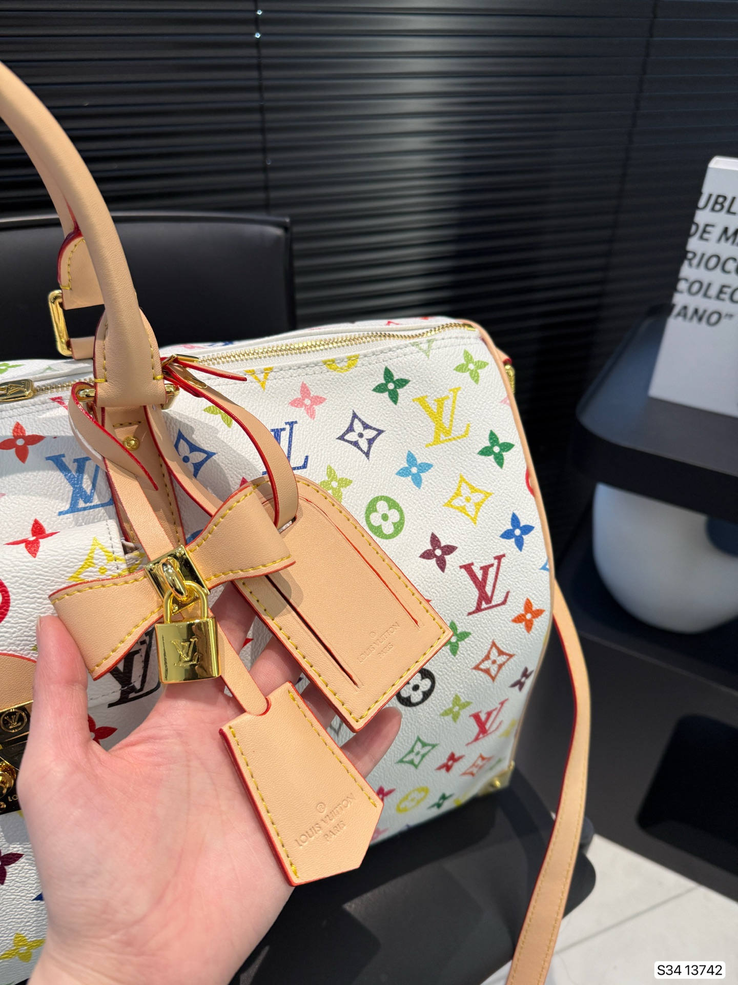 Louis new arrival keepall bag size: 47*25 cm