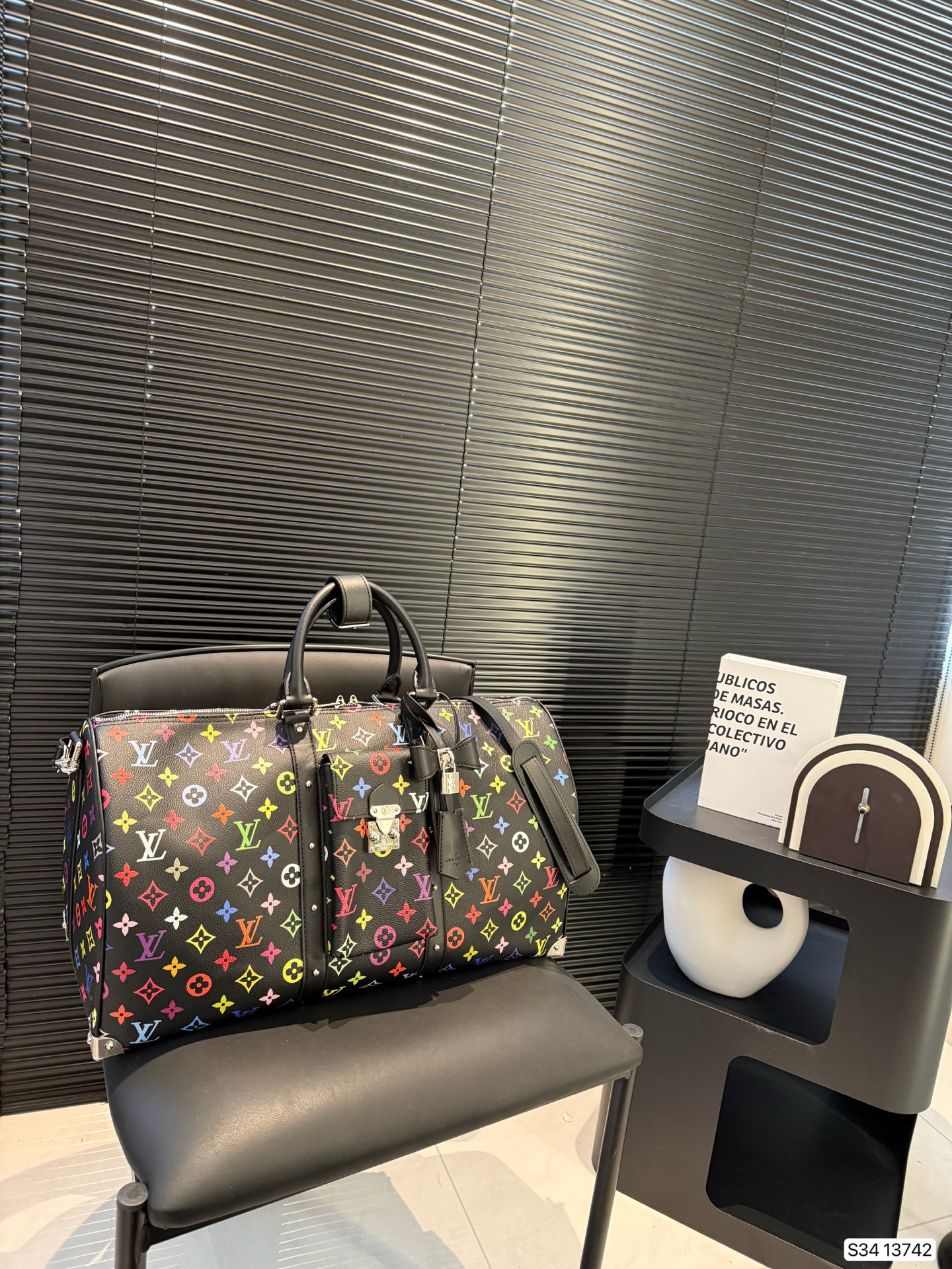 Louis new arrival keepall bag size: 47*25 cm