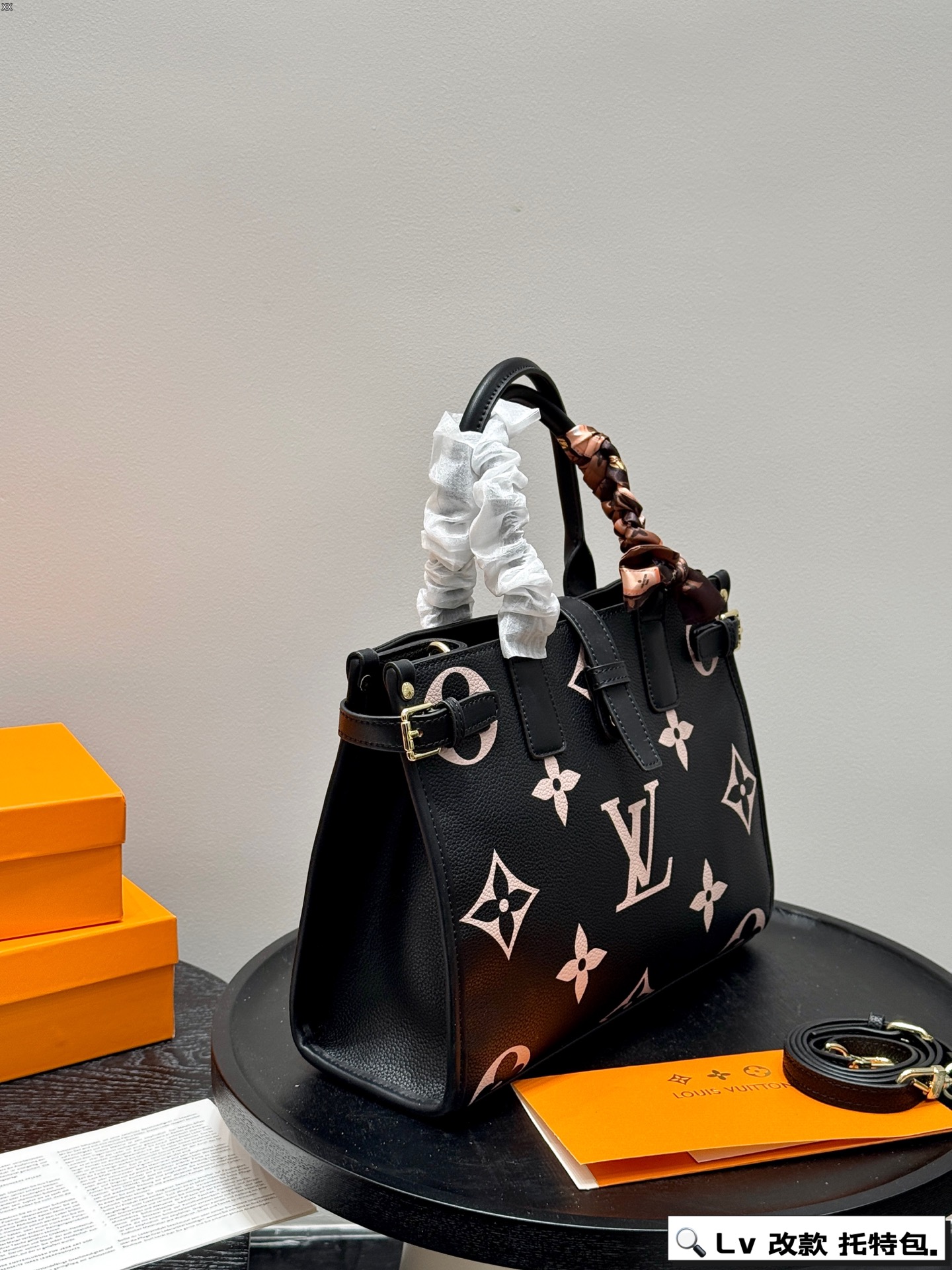 Louis new arrival vintage tote bag 009 size: 32*24 cm