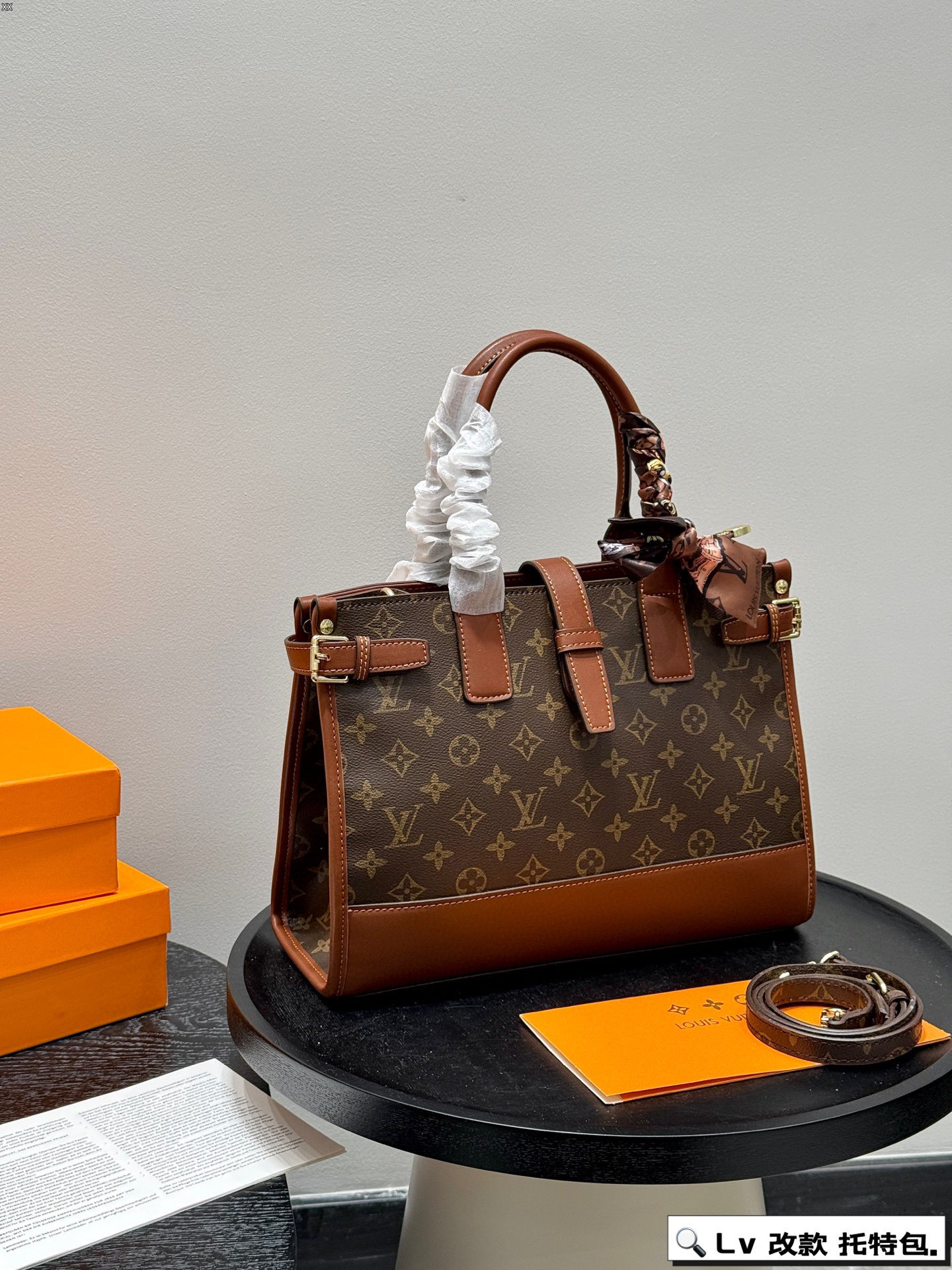 Louis new arrival vintage tote bag 009 size: 32*24 cm